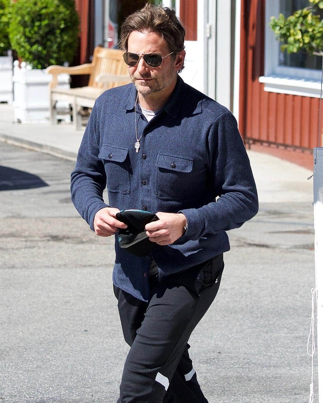 Just Jaredさんのインスタグラム写真 - (Just JaredInstagram)「Bradley Cooper steps out for lunch in Brentwood! #BradleyCooper Photos: Backgrid」3月16日 14時16分 - justjared