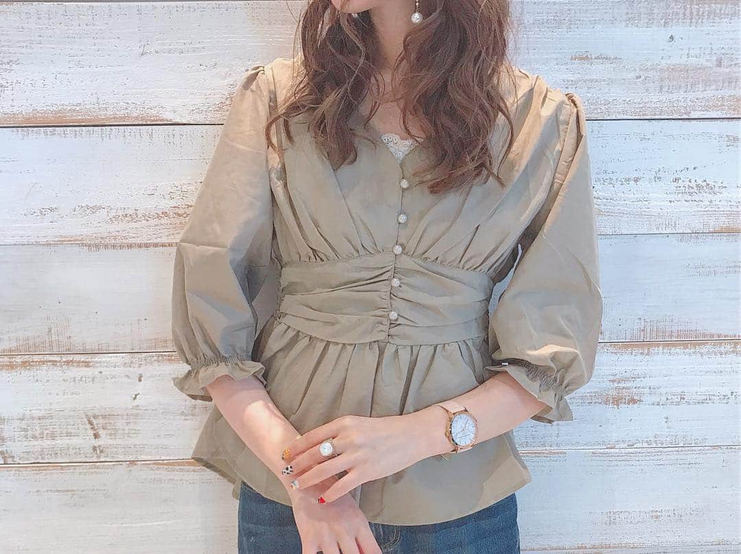 たんりいさんのインスタグラム写真 - (たんりいInstagram)「. . @fifth_store のチュニック🌷🌷 あずちゃんとお揃いしたよ〜〜👭💓 . 前載せたワンピースのチュニック タイプ💕どっちも可愛いくて好き💓 30%OFFでプチプラだし👏💕💕 . #fifth #fifthtl #フィフス #code #fashion #ootd #outfit #coordinate #style #stylepoint #instafashion #instagood #instalike #ファッション #コーディネート #コーデ #プチプラ #プチプラコーデ #オフィスコーデ #ウエストマークチュニック #ヘアピン：#ルピス @queen.lupis (v0540)」3月16日 14時08分 - tanrii97