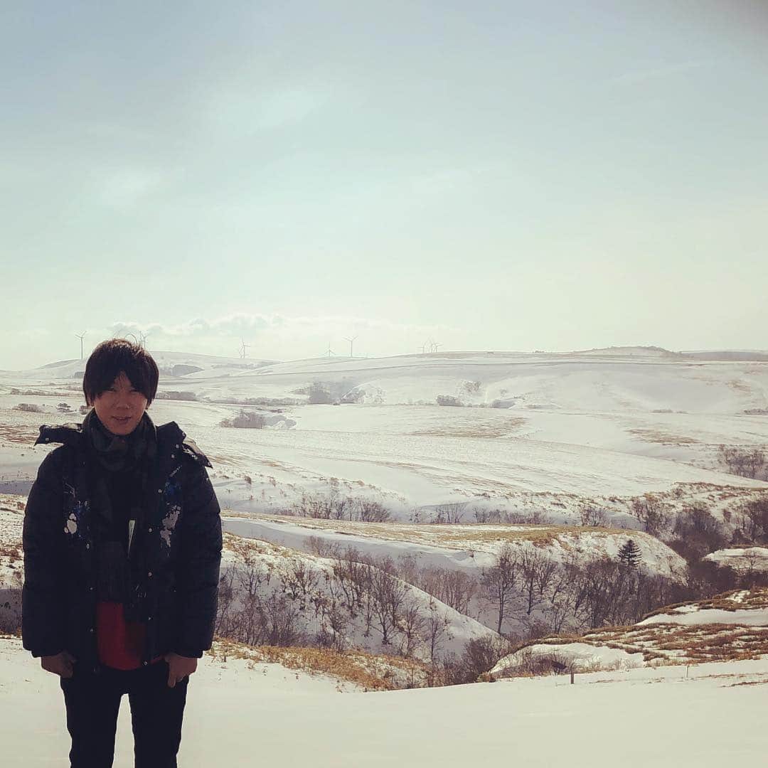 古市憲寿さんのインスタグラム写真 - (古市憲寿Instagram)「見たわす限りの丘陵。というわけで、ニューヨークからの稚内。  #稚内 #北海道」3月16日 14時11分 - poe1985