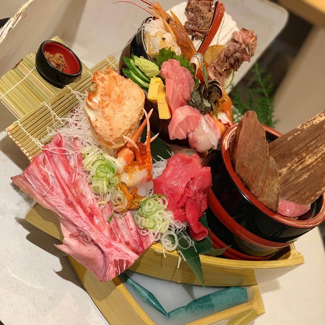 ますぶちさちよさんのインスタグラム写真 - (ますぶちさちよInstagram)「４月２０日発売の東京ウォーカーさんの取材で行ったオープンしたばかりの「二代目 野口鮮魚店」さんの野口の海鮮特丼！！！凄すぎるよ！！１日5食限定だよ！！贅沢を詰め込んだ逸品！！めちゃくちゃ美味しかった🥺💓 #二代目野口鮮魚店 #錦糸町PARCO  #海鮮丼」3月16日 14時23分 - sachiyomasubuchi___