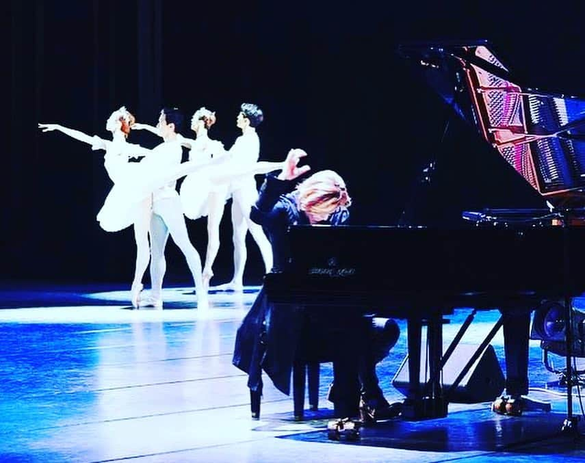 YOSHIKIさんのインスタグラム写真 - (YOSHIKIInstagram)「Rehearsal is done. I’ll be on stage soon. This’ll be the 1st performance in Japan this year!  考えてみたら今年初めての日本での演奏になる。まもなく始まる。声援頼むぜ！」3月16日 14時26分 - yoshikiofficial