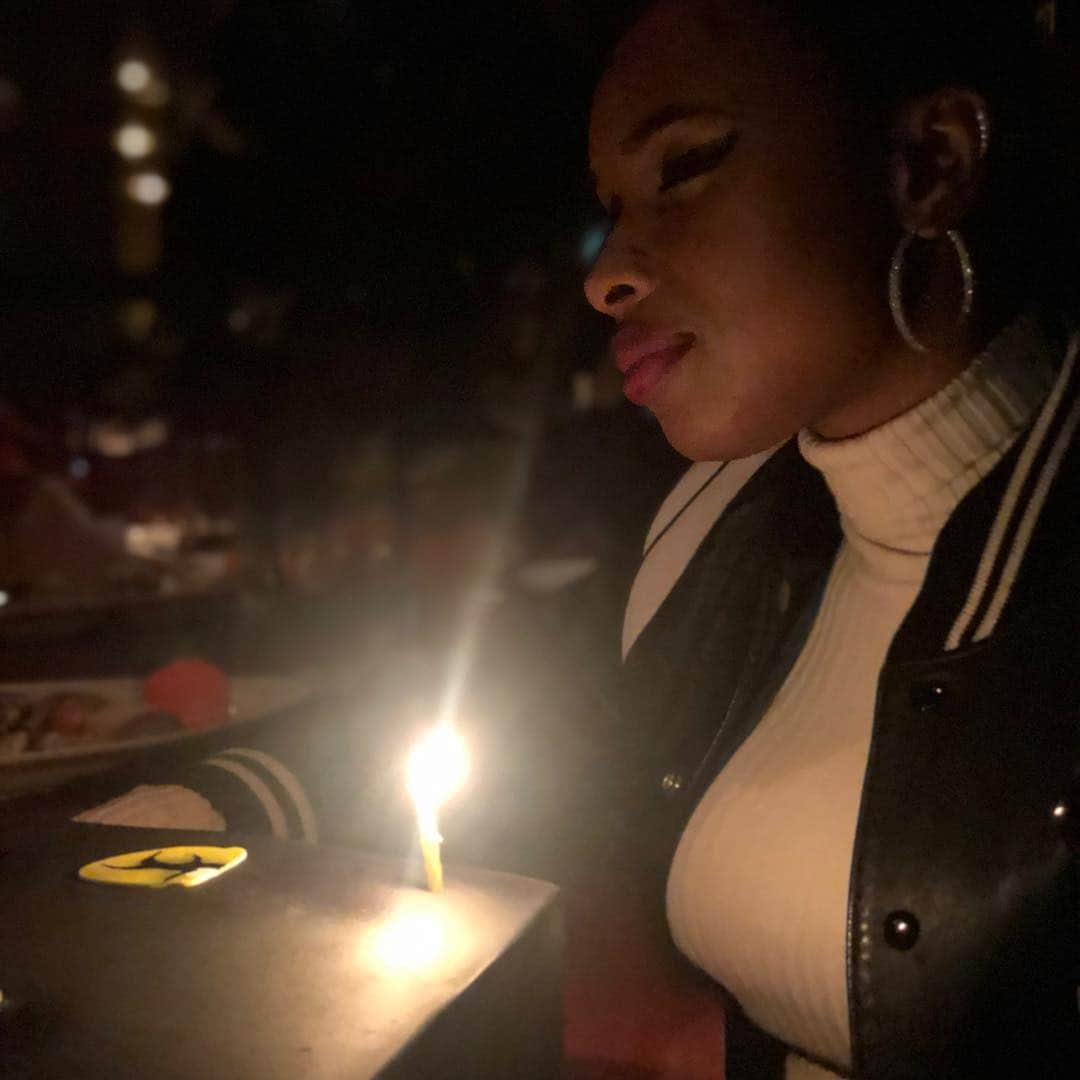 ジェニファー・ハドソンさんのインスタグラム写真 - (ジェニファー・ハドソンInstagram)「Inside my own personal wrap party for #cats #grizzabellatheglamourcat at my favorite place to celebrate all my victories @taochicago」3月16日 14時31分 - iamjhud