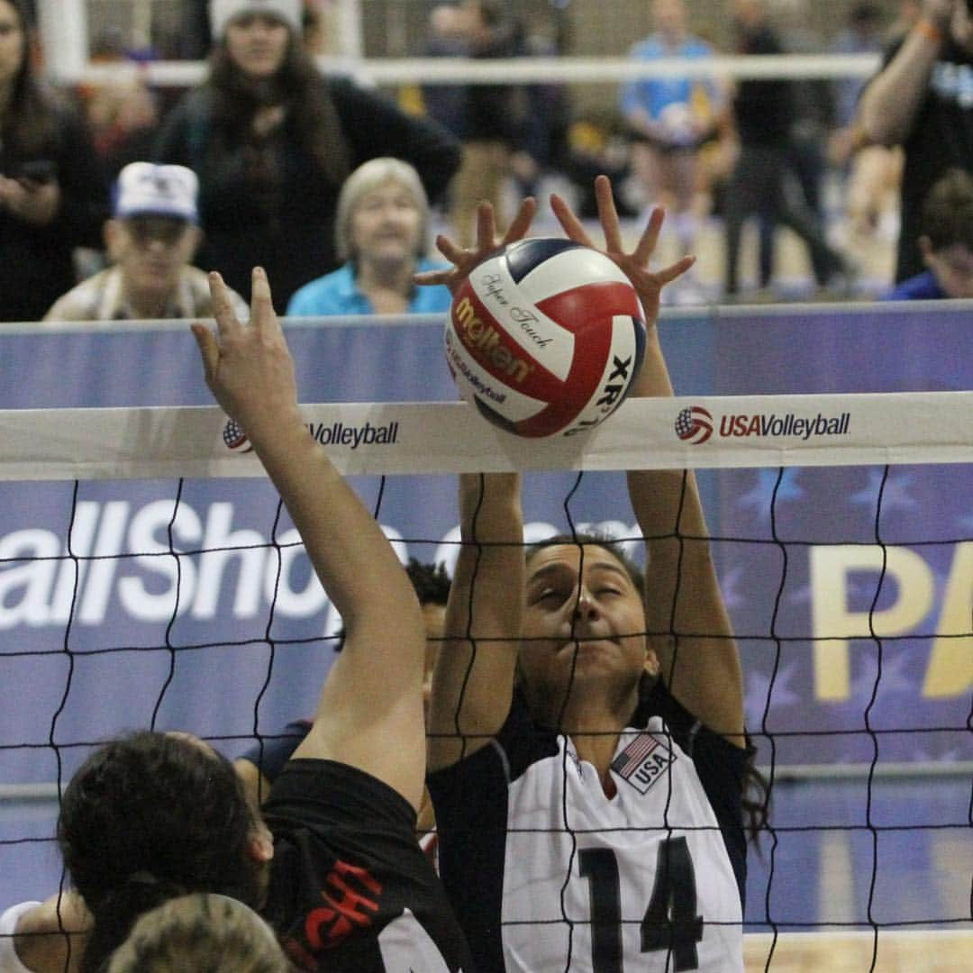 USA Volleyballさんのインスタグラム写真 - (USA VolleyballInstagram)「Veterans paved the way to two @usav_sitting_wnt wins over @volleyballCanada, but 3 @teamusa players made their international debuts with significant contributions. The 5-match series continues on Saturday at 9 a.m. and 3 p.m. at @crossroadsvb in #Denver. Details on www.usavolleyball.org. @usparalympics」3月16日 14時50分 - usavolleyball