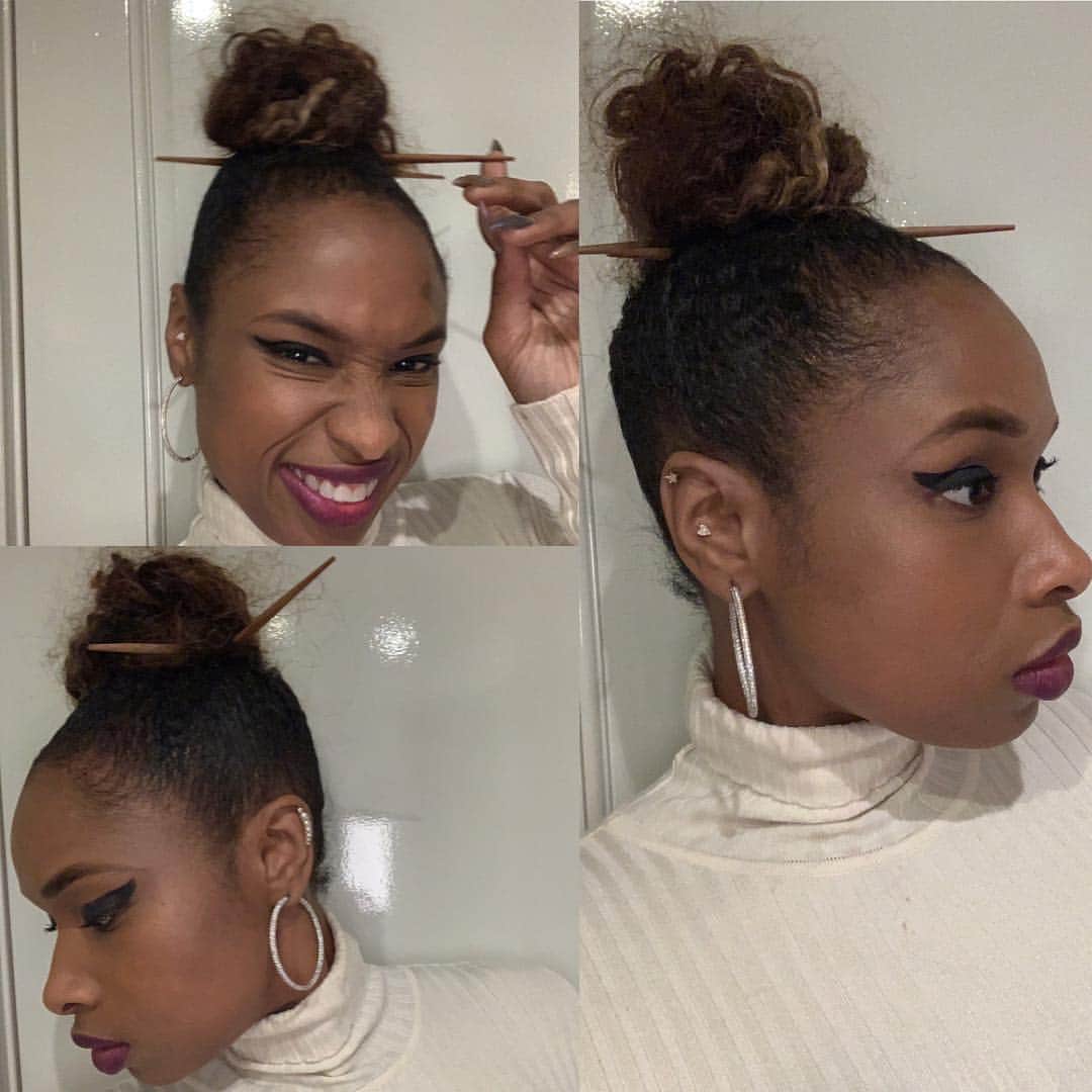 ジェニファー・ハドソンのインスタグラム：「I will be celebrating me and all my hard work in 2019 ! Self care ! It’s a wrap ! Thank u @taochicago @wallybean1 @sincerelylogan_ @juleyah @tastemediagroup  @starrahsmom @lancetate1 and all of u who came out tonight to celebrate with me and most of all thank u to @God for your favor ! #itsawrap #2019」