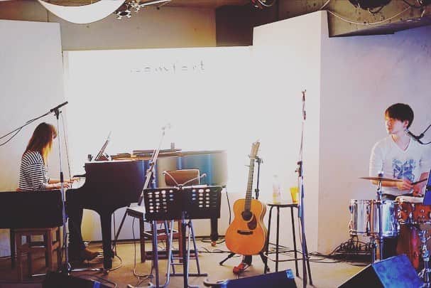 近藤薫さんのインスタグラム写真 - (近藤薫Instagram)「ライブ終了！楽しかった。 #acousticguitar #livehouse #天窓 #NU #ギター #mozku」3月16日 14時46分 - kondo_kaoru