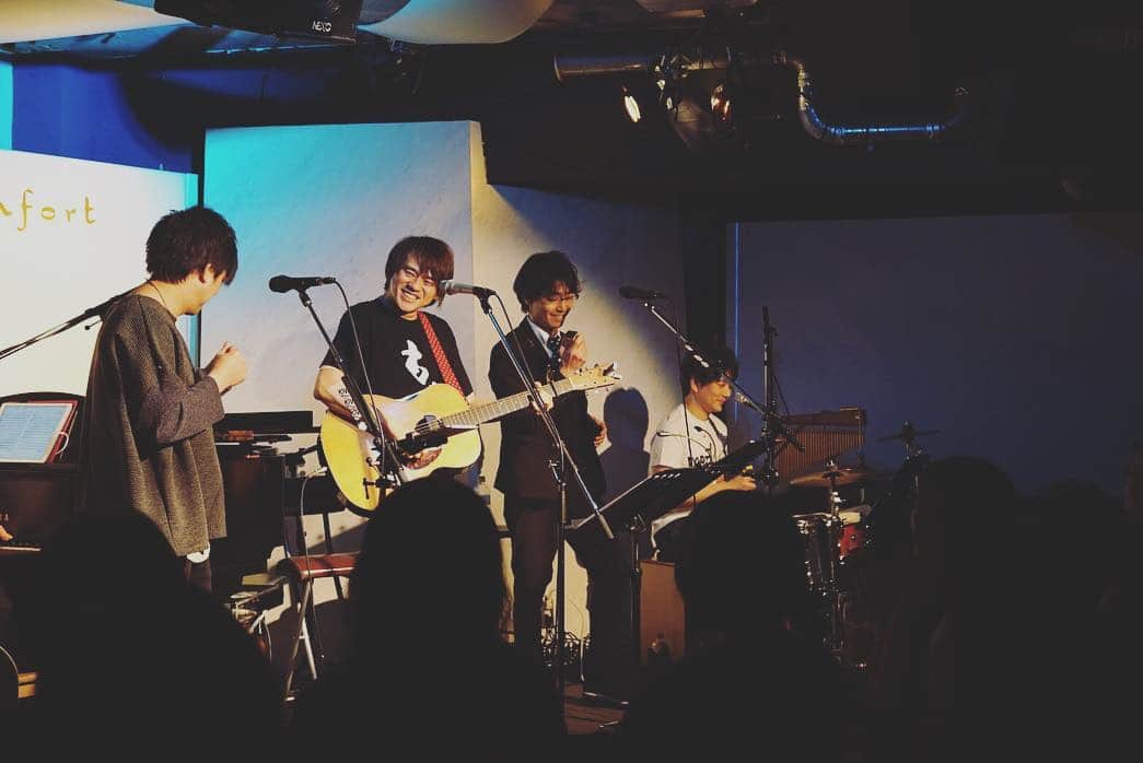 近藤薫のインスタグラム：「ライブ終了！楽しかった。 #acousticguitar #livehouse #天窓 #NU #ギター #mozku」