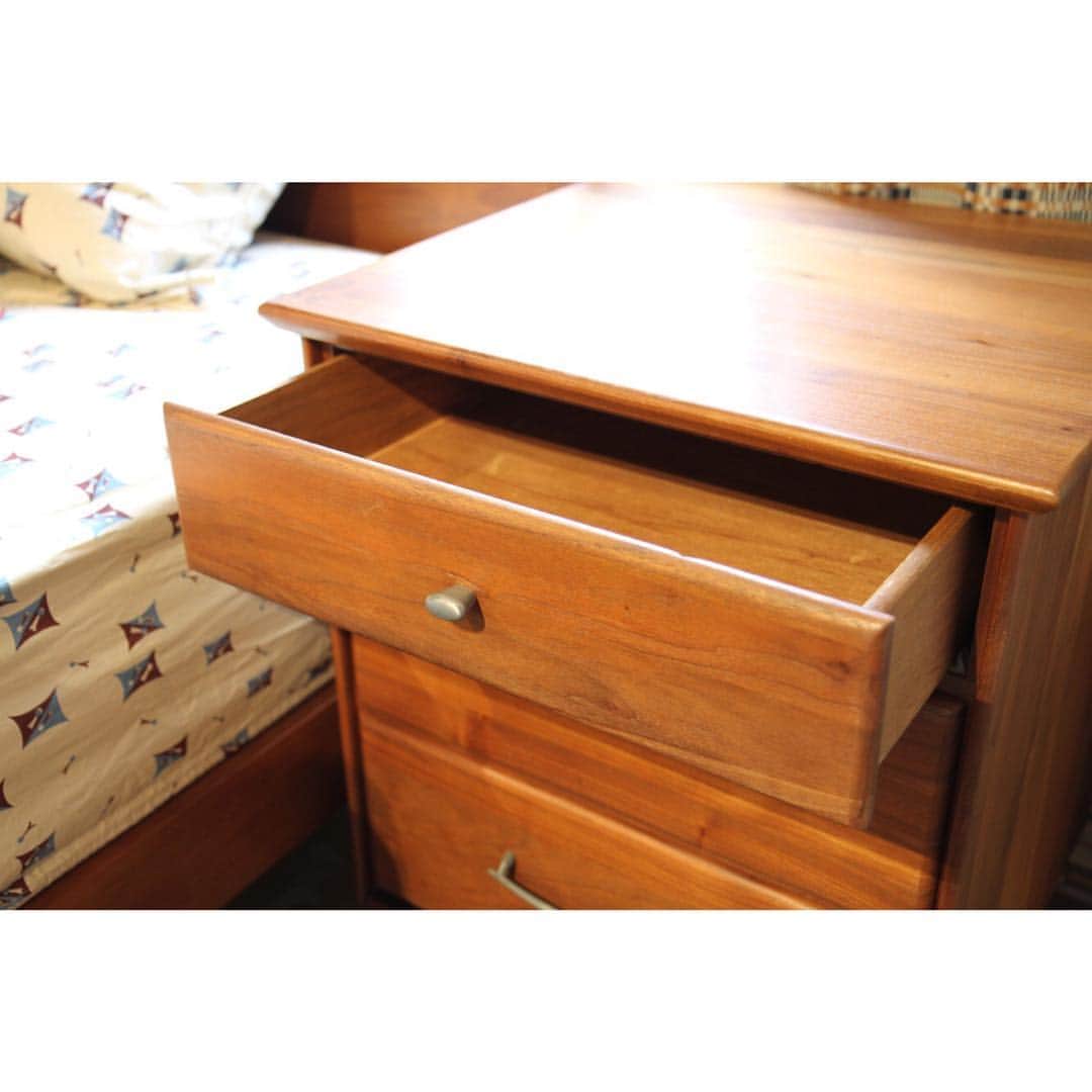 ACME Furnitureさんのインスタグラム写真 - (ACME FurnitureInstagram)「. ET7239/NIGHT STAND  size:W510 D460 H650 ¥80,000-(+tax)  お問い合わせや通信販売も承っておりますので、 お気軽にお問い合わせ下さいませ。 #acme_vintage  Contact:ACME Furniture Osaka Tel:06-4391-3232」3月16日 15時15分 - acme_furniture