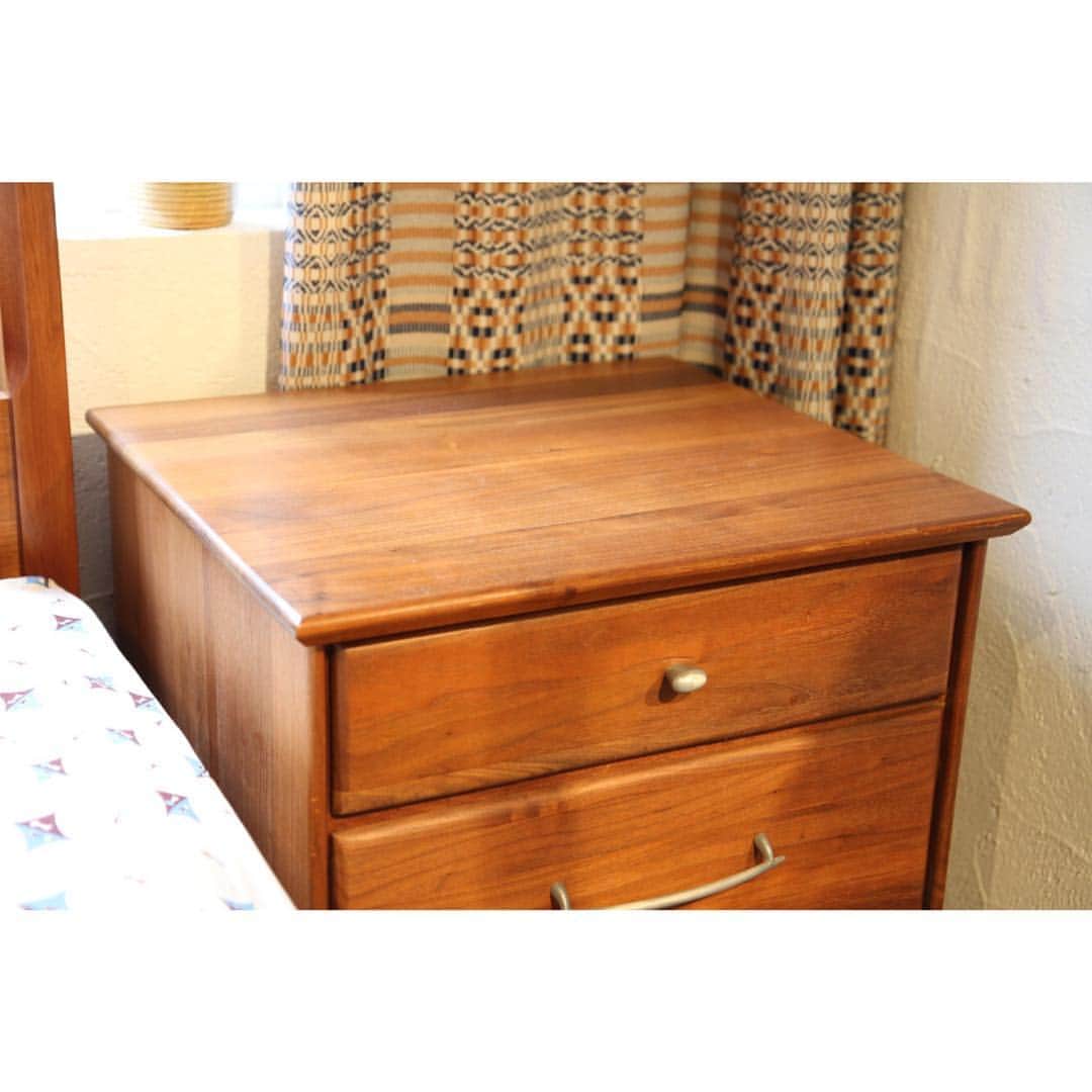 ACME Furnitureさんのインスタグラム写真 - (ACME FurnitureInstagram)「. ET7239/NIGHT STAND  size:W510 D460 H650 ¥80,000-(+tax)  お問い合わせや通信販売も承っておりますので、 お気軽にお問い合わせ下さいませ。 #acme_vintage  Contact:ACME Furniture Osaka Tel:06-4391-3232」3月16日 15時15分 - acme_furniture