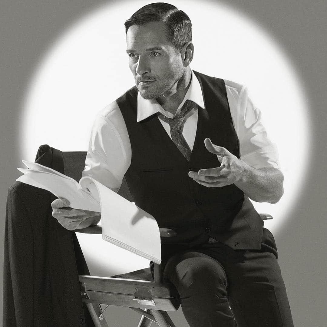 イアン・ボーエンのインスタグラム：「Nearly 100 years later filmmaking has made incredible advancements. But the chairs are EXACTLY the SAME!!! * This is an homage series to the golden era of film conceived and shot by @spanosphoto. * You all know I’m the worlds worst model but the chance to hold up clothes for a photographer I know and respect is a dream.  I hope you like them. * @maribowring - grooming  @stephaniexward - styling  @borderline_music - camera assist @jillaugusto - bts」