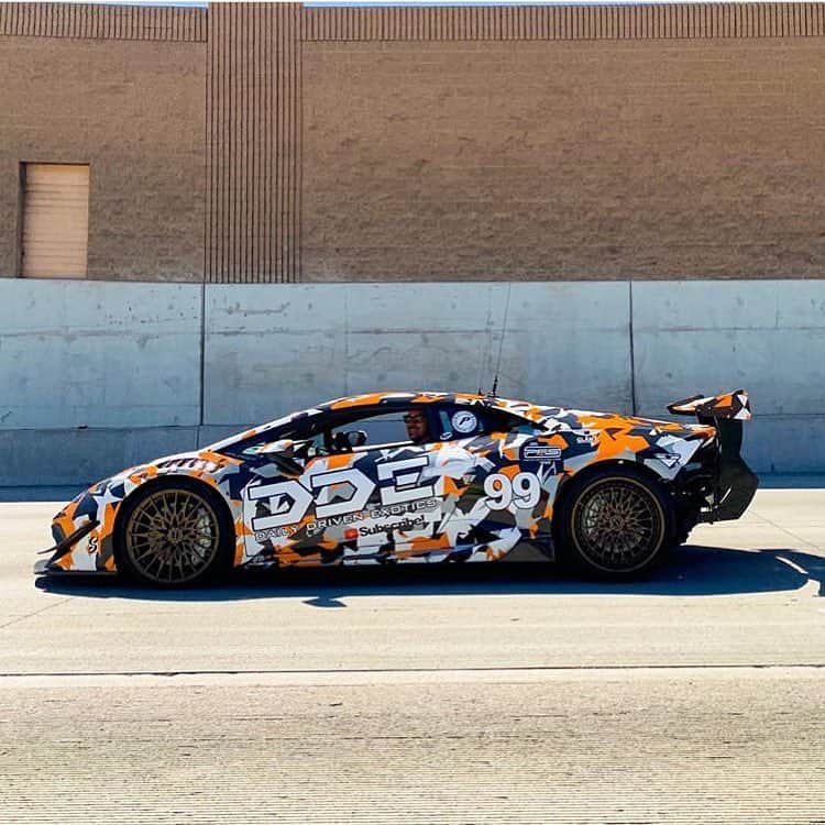 Amazing Carsさんのインスタグラム写真 - (Amazing CarsInstagram)「Not your typical Huracan!  Photo via: @dailydrivenexotics  Second page: @M85Media  Other page: @StancedAutohaus  #Lamborghini #Huracan #AmazingCars247」3月17日 1時09分 - amazingcars247