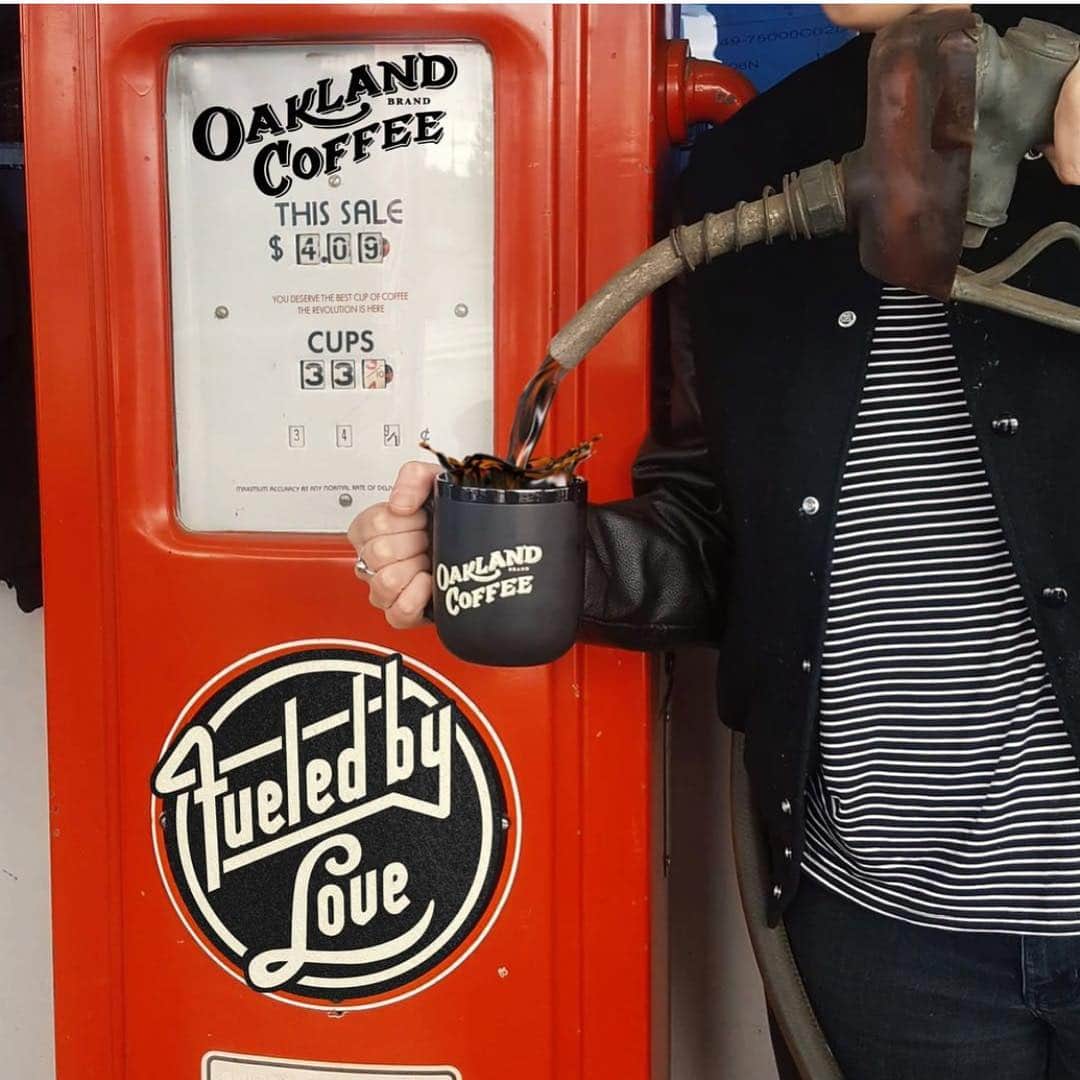 マイク・ダーントさんのインスタグラム写真 - (マイク・ダーントInstagram)「Refueling on Saturdaze!!! @oaklandcoffee ☕️ 😎☠️」3月17日 1時28分 - mikedirnt