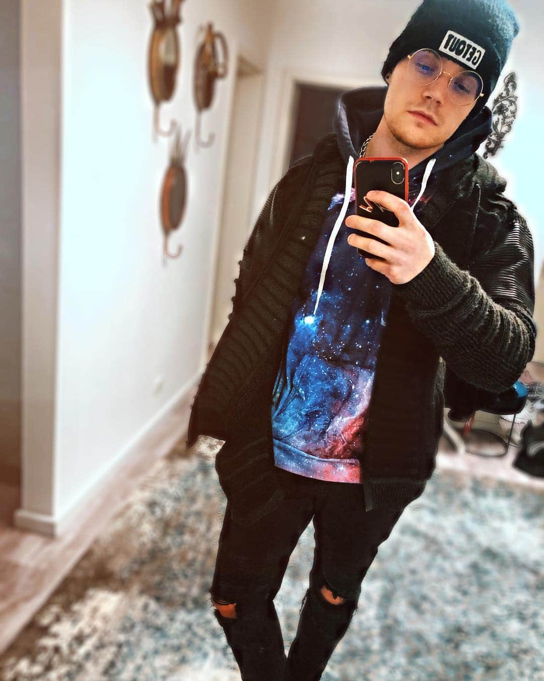 iBlaliのインスタグラム：「🤗」