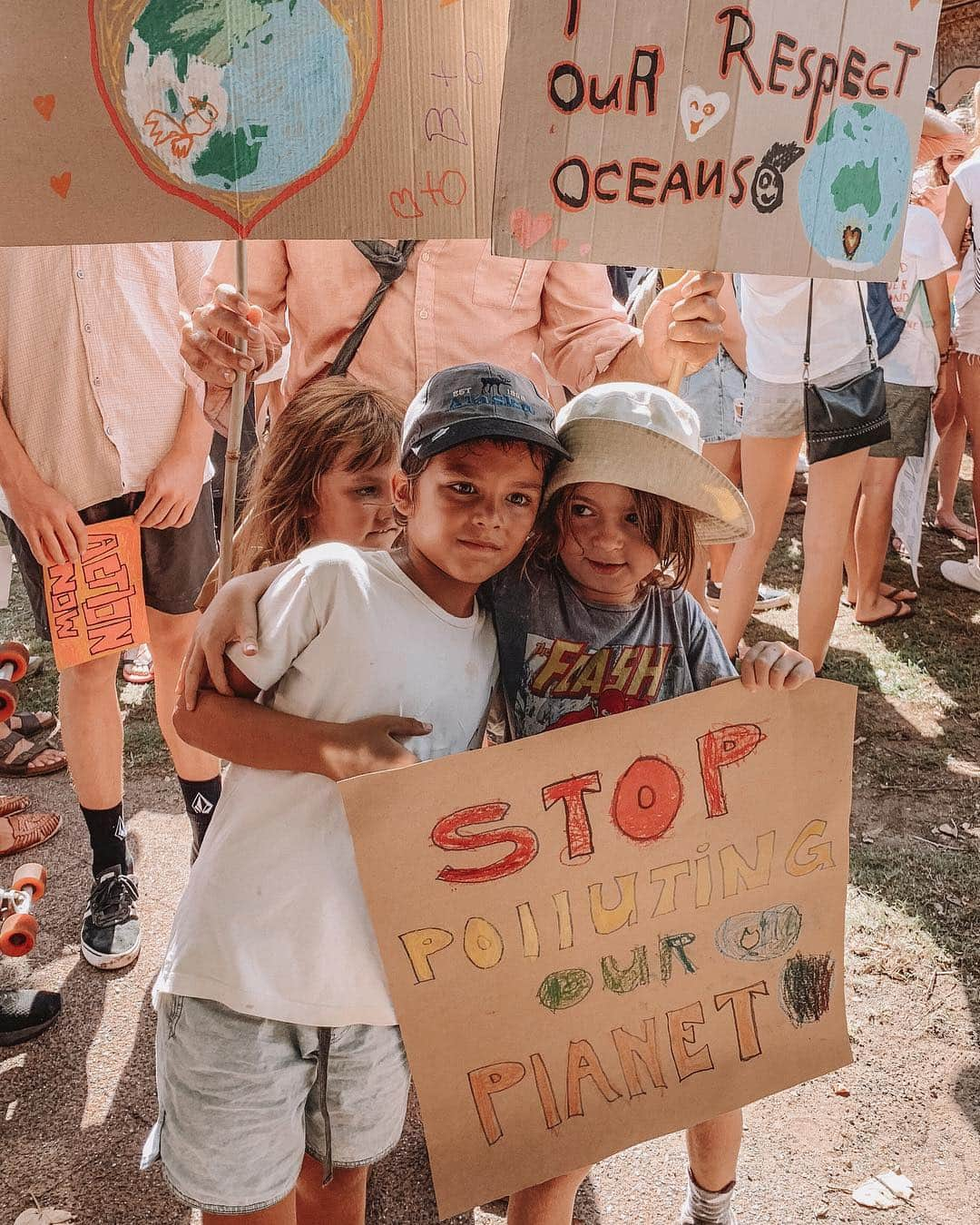 SPELLさんのインスタグラム写真 - (SPELLInstagram)「I didn’t feel like posting fashion stuff today ~ there’s a feeling of sadness all around. But these pics made me smile: the next gen. May they know peace and tolerance and walk lightly on their home planet in a way that we sadly did not 🌿🌏 They give me hope though and today that is what we need 💛 {thanks for the pics darling @rowiethelabel} #schoolstrike4climate #climatemarch #walkalittlelighter ps. Indi looks grumpy in this pic because he was angry and a bit scared. He was chanting with the crowd and started to really get what it was all about...」3月16日 17時51分 - spell