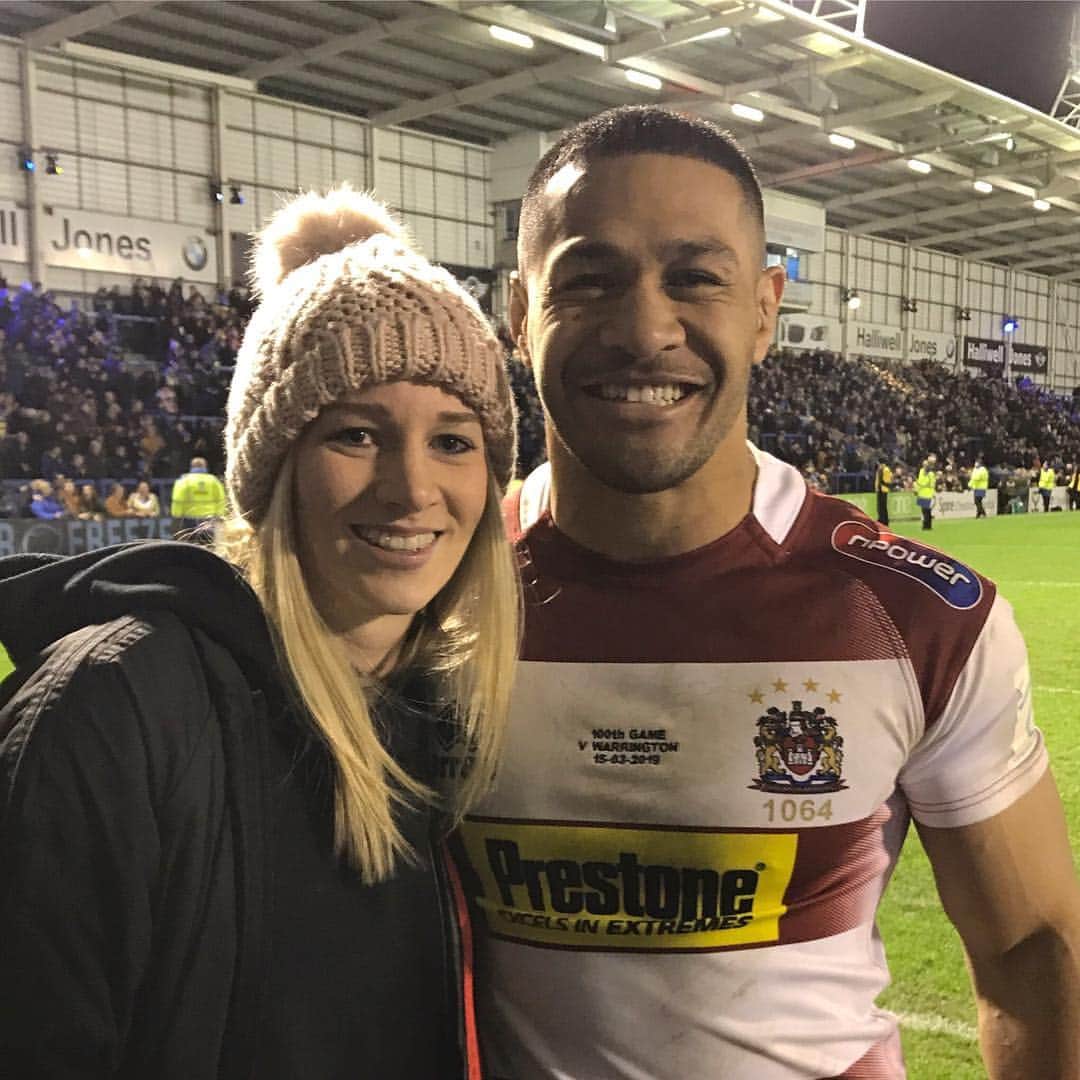 ジェンマ・ボナーのインスタグラム：「A try on your 💯th appearance for Wigan! What an incredible achievement in such a short space of time for the game that you play! ⠀⠀⠀⠀⠀⠀⠀⠀⠀⠀⠀⠀ ⠀⠀⠀⠀⠀⠀⠀⠀⠀⠀⠀⠀ You continue to work hard everyday and dedicate your life to be the best you can! I am so proud of what you have achieved and know there is still so much more to come #1064 ❤️❤️」