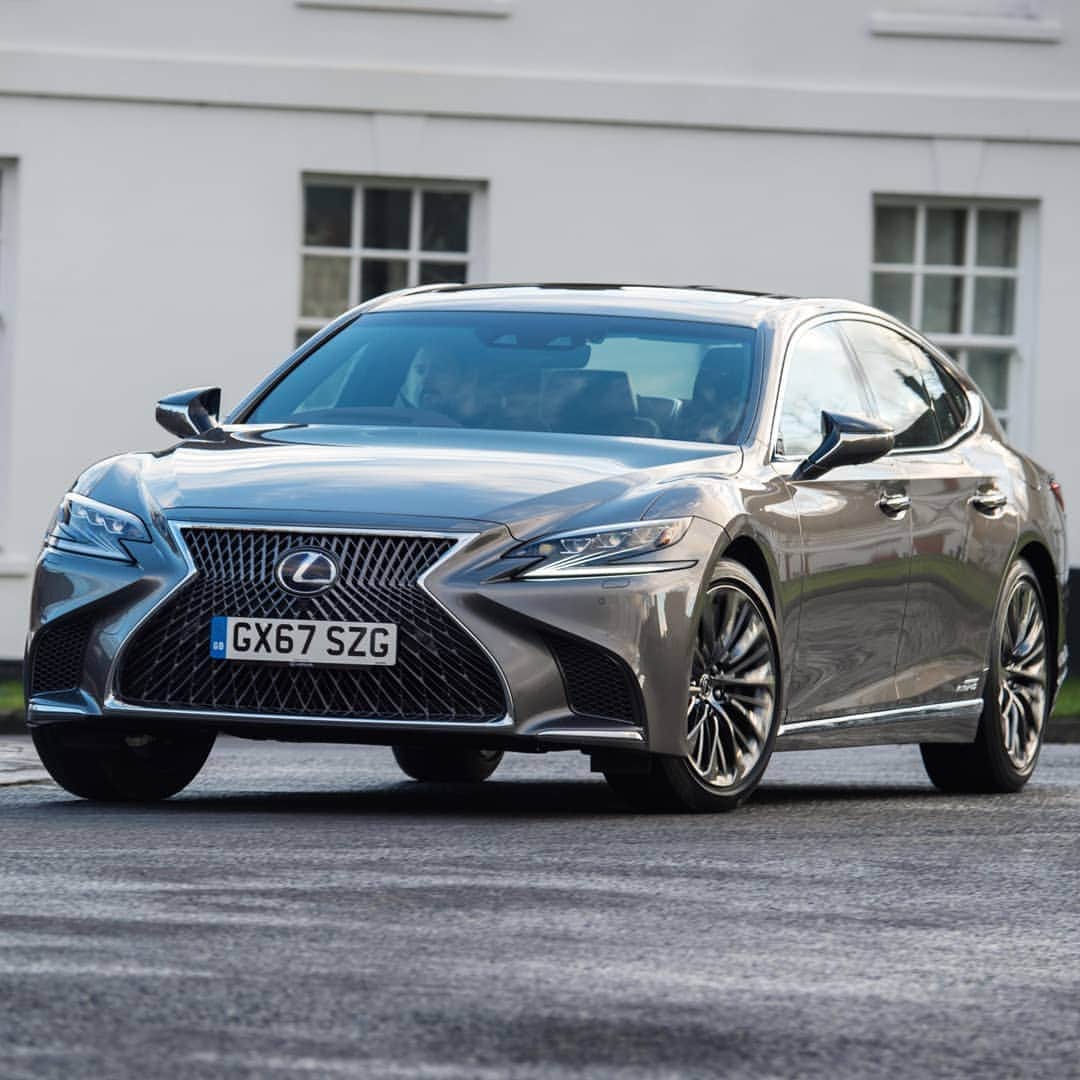 Lexus UKさんのインスタグラム写真 - (Lexus UKInstagram)「#LexusLS #LexusYacht #LexusLC  Which Lexus flagship is your favourite?  #Design #CarDesign #Automotive #Lexus #Luxury #LuxuryTravel #Yacht」3月16日 18時02分 - lexusuk
