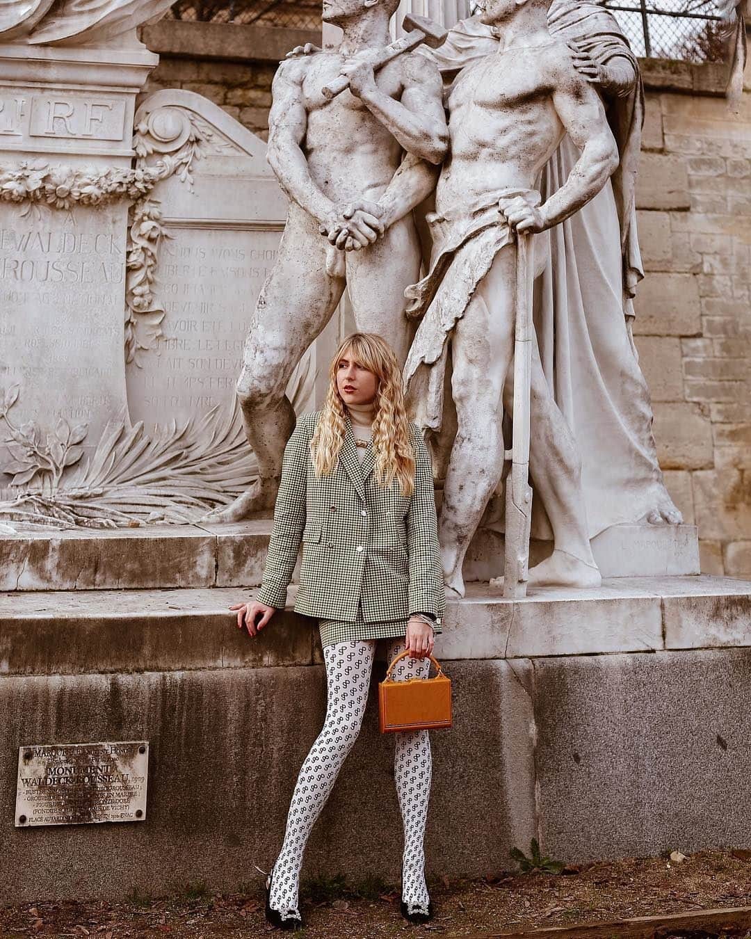 のインスタグラム：「@allineedisclothes is wearing the Roseanna outfit Market in Paris. Crédit : @joannadoukov via @leclickparis  #Roseanna #Allineedisclothes #Paris #Inspirational #Fashionparis #Beauty」