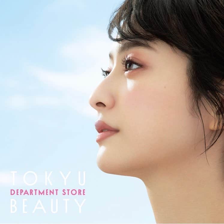 高橋里帆さんのインスタグラム写真 - (高橋里帆Instagram)「東急百貨店「AUTUMN BEAUTY」のヘアーメイクさせて頂きました✨  @fjn_yr  さんお肌ツルツルで、キュンとしてしまう笑顔にやられちゃいました💕  ショートヘアーもお似合いです✨  美人はロングヘアーでもショートヘアーでも可愛いなぁ〜💕 #東急百貨店#高橋里帆メイク #藤野有里 さん#ヘアーメイク#コスメ#化粧品」3月16日 18時05分 - takahashi.riho