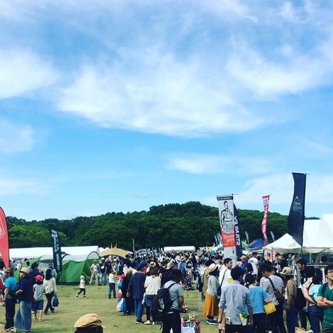 MEI(メイ) さんのインスタグラム写真 - (MEI(メイ) Instagram)「OUTDOOR PARK2019  関西最大級のアウトドアイベント 「OUTDOOR PARK」に今年もMEIが出展予定です！！ MEIを多くの方に知ってもらうべく、 お買い得にお買い求めいただけるような ブースをご用意いたします。  均一価格も豊富に揃え、 イベントの最中にお買い物を楽しんでいただけるかと思います🥰 ＝＝＝＝＝＝＝＝＝＝＝ OUTDOOR PARK2019 ================= 日程：2019.05.18(Sat)start-2018.05.19(Sun)end 場所：万博記念公園自然文化園 東の広場 開催時間：9：30～17：00 雨天決行・荒天中止 入場料：中学生以上 ￥400(税込)、小学生以下無料 ※別途、公園入園料(大人\250・小中学生￥70)が必要です。 ※周辺道路の渋滞が予測されますので、公共の交通機関をご利用下さい。 ＝＝＝＝＝＝＝＝＝＝＝＝＝＝＝ URL：http://outdoorpark.jp/ ＝＝＝＝＝＝＝＝＝＝＝＝＝＝＝ 関西最大級のアウトドアイベント「OUTDOOR PARK」は、関西のアウトドアシーンを盛り上げるべく2015年にスタートしました。当イベントでは、OUTDOORにまつわる国内外のブランドが大集結し、ギアや商品の展示および販売するイベントです。当イベントを通じて、自然とふれ合い遊ぶ楽しさを知り、自然や環境について改めて考える機会になるイベントを目指しています。 また、音楽ライブやワークショップ、アウトドア体験はもちろん飲食ブースもありますので、大人も子供も１日楽しめるイベントです。みなさんのお越しをお待ちしています。  音楽を聴きながら、自然を感じながら素敵な時間を過ごせるイベントです。  皆様、休日のお出かけに是非お立ち寄りください♪  開催に向けて順次アーティストも発表されます。 詳細はOUTDOOR PARK2019 オフィシャルサイトで ご確認ください。  #outdoorpark  #アウトドアパーク  #outdoor  #アウトドア  #mei #mei_bag #meibag #bag #fes #camp #event #バッグ #フェス #キャンプ #公園　#万博記念公園 #太陽の塔 #park #shoping #chillout #picnic #ピクニック」3月16日 18時05分 - mei_bag