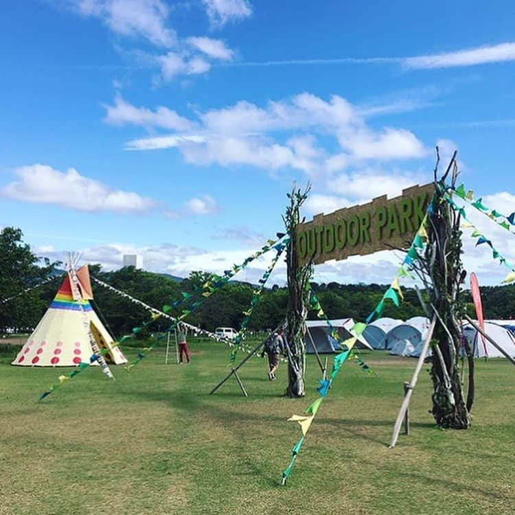 MEI(メイ) さんのインスタグラム写真 - (MEI(メイ) Instagram)「OUTDOOR PARK2019  関西最大級のアウトドアイベント 「OUTDOOR PARK」に今年もMEIが出展予定です！！ MEIを多くの方に知ってもらうべく、 お買い得にお買い求めいただけるような ブースをご用意いたします。  均一価格も豊富に揃え、 イベントの最中にお買い物を楽しんでいただけるかと思います🥰 ＝＝＝＝＝＝＝＝＝＝＝ OUTDOOR PARK2019 ================= 日程：2019.05.18(Sat)start-2018.05.19(Sun)end 場所：万博記念公園自然文化園 東の広場 開催時間：9：30～17：00 雨天決行・荒天中止 入場料：中学生以上 ￥400(税込)、小学生以下無料 ※別途、公園入園料(大人\250・小中学生￥70)が必要です。 ※周辺道路の渋滞が予測されますので、公共の交通機関をご利用下さい。 ＝＝＝＝＝＝＝＝＝＝＝＝＝＝＝ URL：http://outdoorpark.jp/ ＝＝＝＝＝＝＝＝＝＝＝＝＝＝＝ 関西最大級のアウトドアイベント「OUTDOOR PARK」は、関西のアウトドアシーンを盛り上げるべく2015年にスタートしました。当イベントでは、OUTDOORにまつわる国内外のブランドが大集結し、ギアや商品の展示および販売するイベントです。当イベントを通じて、自然とふれ合い遊ぶ楽しさを知り、自然や環境について改めて考える機会になるイベントを目指しています。 また、音楽ライブやワークショップ、アウトドア体験はもちろん飲食ブースもありますので、大人も子供も１日楽しめるイベントです。みなさんのお越しをお待ちしています。  音楽を聴きながら、自然を感じながら素敵な時間を過ごせるイベントです。  皆様、休日のお出かけに是非お立ち寄りください♪  開催に向けて順次アーティストも発表されます。 詳細はOUTDOOR PARK2019 オフィシャルサイトで ご確認ください。  #outdoorpark  #アウトドアパーク  #outdoor  #アウトドア  #mei #mei_bag #meibag #bag #fes #camp #event #バッグ #フェス #キャンプ #公園　#万博記念公園 #太陽の塔 #park #shoping #chillout #picnic #ピクニック」3月16日 18時05分 - mei_bag