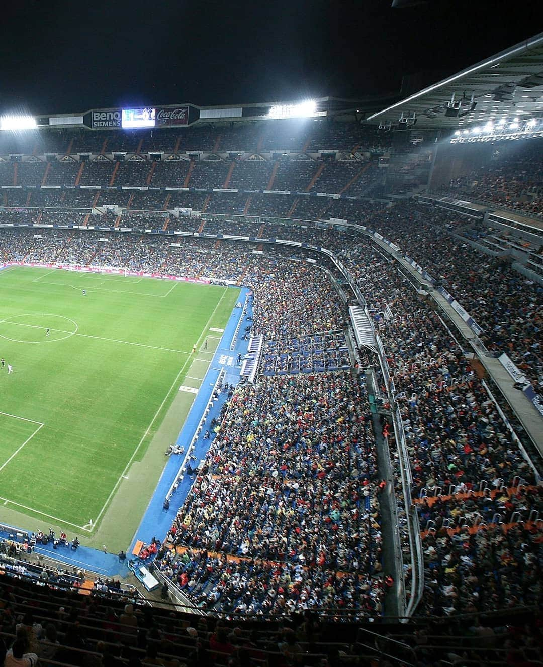 FIFAワールドカップさんのインスタグラム写真 - (FIFAワールドカップInstagram)「All eyes will be on the Estadio Santiago Bernabéu this Saturday for the return of @RealMadrid manager Zinédine @Zidane 🏟️👀 Which is YOUR favourite football stadium? #StadiumSaturday」3月16日 18時31分 - fifaworldcup