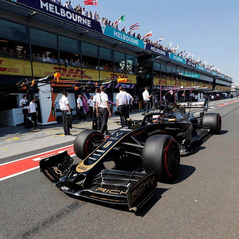 ロマン・グロージャンさんのインスタグラム写真 - (ロマン・グロージャンInstagram)「Happy day ! P6 in quali 💪🇦🇺🙏👍 Looking forward to the #ausgp tomorrow  #r8g #f1 #haasf1  @richenergy」3月16日 18時32分 - grosjeanromain