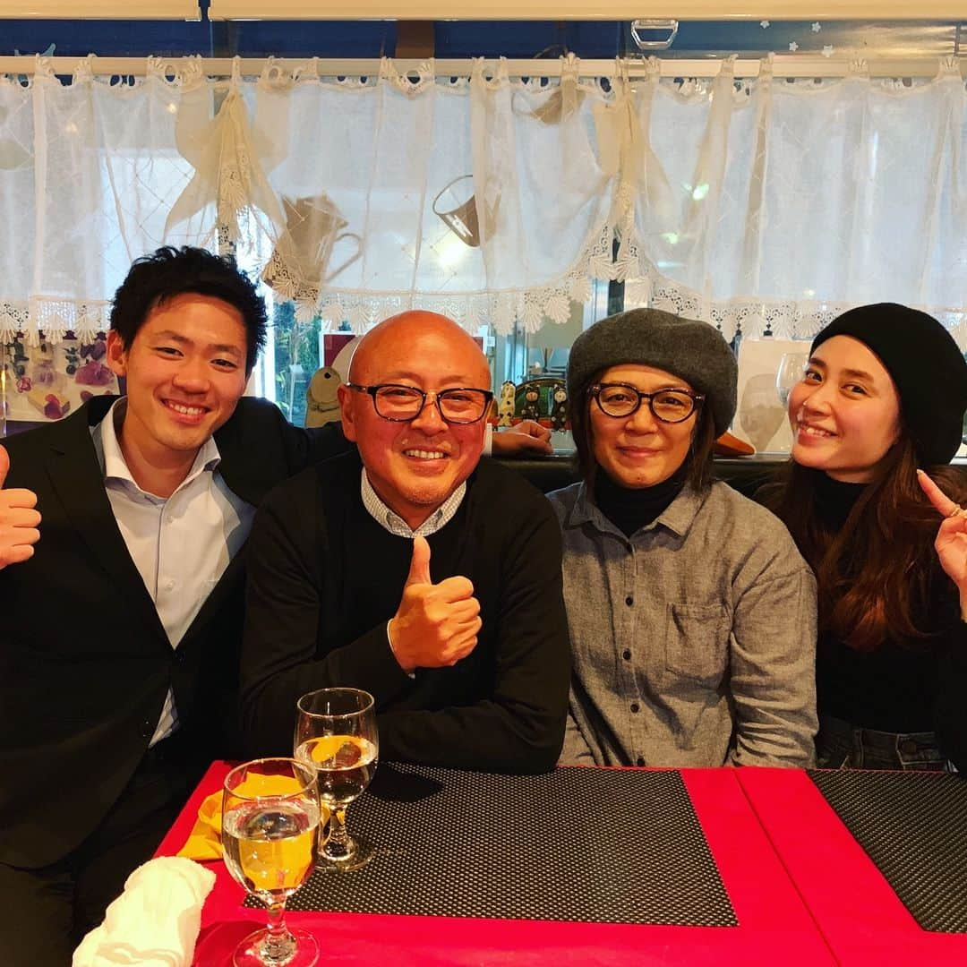 村上愛さんのインスタグラム写真 - (村上愛Instagram)「. . . . ままお誕生日おめでとう会🎂✨ . . 何歳になったかは忘れたよ☺️ これからも毎年若返ってね💜 ダイスキ💋 . #1人足りないけどふぁみりーDAY👨‍👩‍👧」3月16日 18時39分 - meg_5683