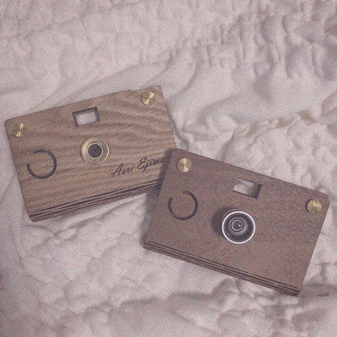 江嶋綾恵梨さんのインスタグラム写真 - (江嶋綾恵梨Instagram)「D.I.Y Digital Camera。🎞﻿ ﻿ 台湾初のデジタルカメラなんだって☺︎﻿ えじの名前も入ってる😭💭﻿ ﻿ 見た目も可愛いしオシャレだし﻿ 4種類もエフェクト入ってて豪華。♡﻿ 早く使いたいなあ〜📸﻿ ﻿ #diy #croz #camera #digitalcamera #カメラ女子」3月16日 18時40分 - aeringoooo