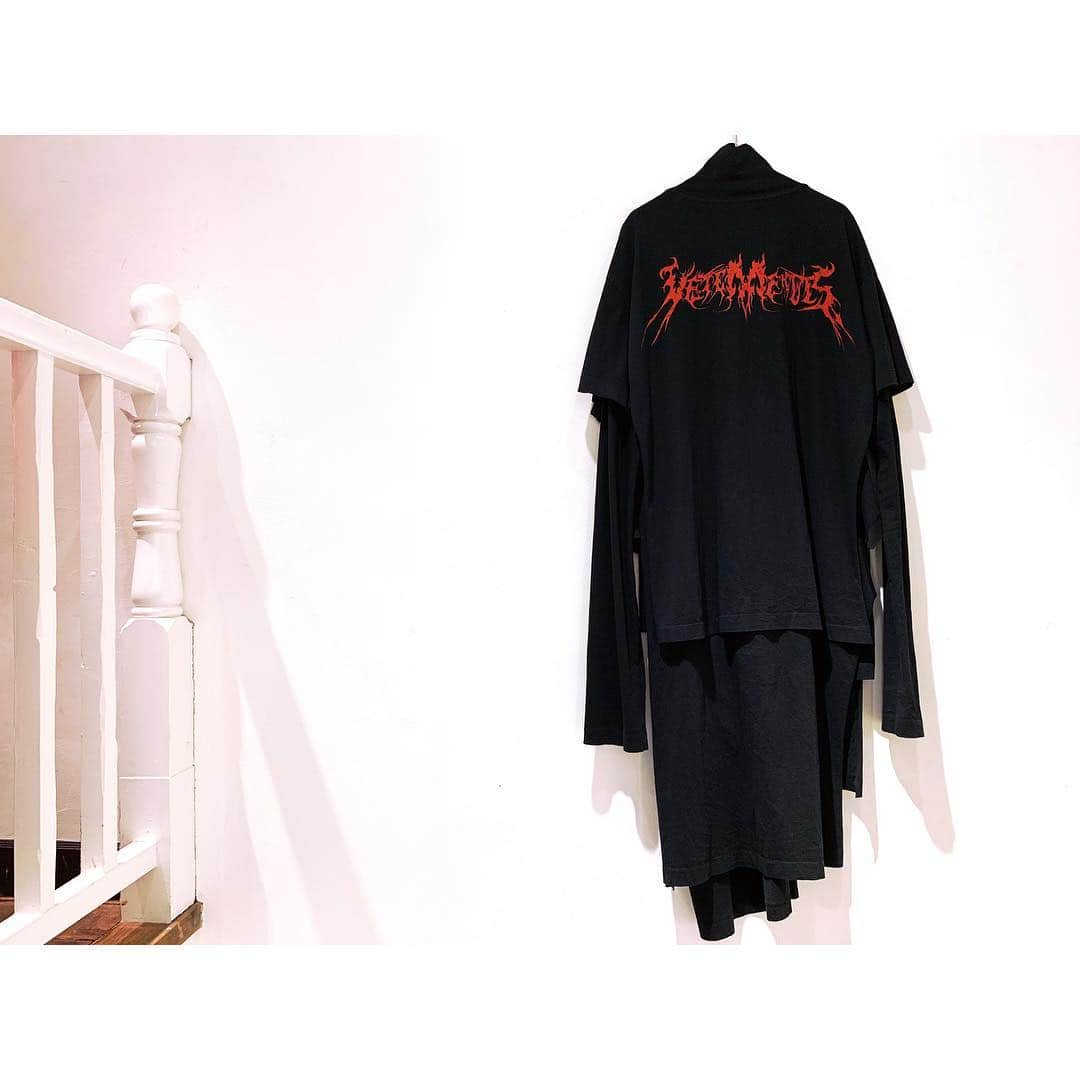 RINKAN渋谷店さんのインスタグラム写真 - (RINKAN渋谷店Instagram)「【New Arrival】 《VETEMENTS》 " Skull Layered Dress "  16AWの人気アイテム入荷致しました！ 再構築したカットソーを3重に重ねてレイヤードしたインパクト十分なアイテムです！ 久々の入荷になりますのでお探しだった方はお早めのご来店をお待ちしております！  VETEMENTS Skull Layered Dress size:M  1215USD ㅤㅤㅤㅤㅤㅤㅤㅤㅤㅤㅤㅤㅤ  #rinkan #shibuya #rinkanshibuya#vetements RINKAN渋谷店 03-5458-3050」3月16日 19時17分 - rinkan_shibuya