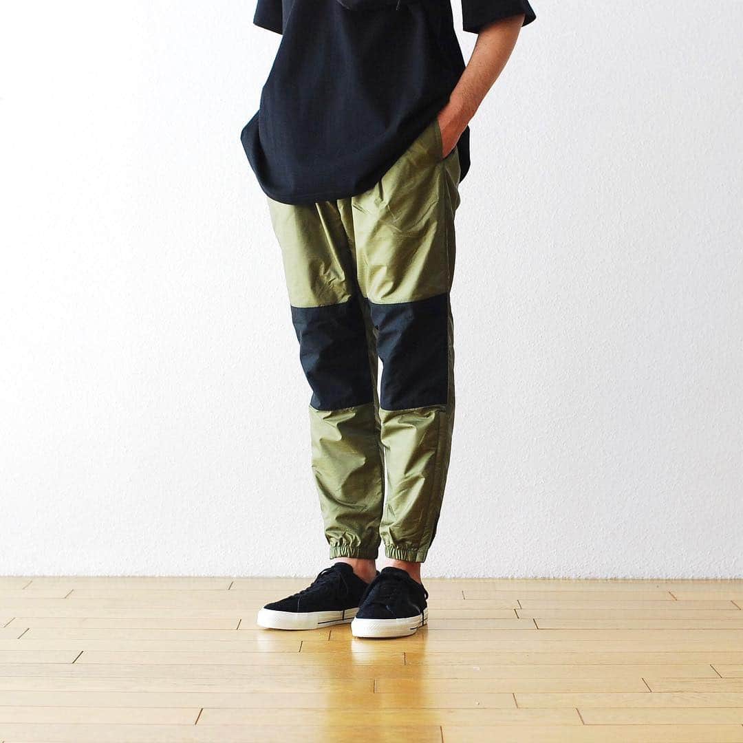 wonder_mountain_irieさんのインスタグラム写真 - (wonder_mountain_irieInstagram)「_ THE NORTH FACE PURPLE LABEL -ザ ノース フェイス パープル レーベル- “Mountain Wind Pants” ￥20,520- _ 〈online store / @digital_mountain〉 http://www.digital-mountain.net/shopdetail/000000008310/ _ 【オンラインストア#DigitalMountain へのご注文】 *24時間受付 *15時までのご注文で即日発送 *1万円以上ご購入で送料無料 tel：084-973-8204 _ We can send your order overseas. Accepted payment method is by PayPal or credit card only. (AMEX is not accepted)  Ordering procedure details can be found here. >>http://www.digital-mountain.net/html/page56.html _ 本店：#WonderMountain  blog>> http://wm.digital-mountain.info/blog/20190316-1/ _ #nanamica #THENORTHFACPURPLELABEL  #ナナミカ #ザノースフェイスパープルレーベル styling.(height 175cm weight 59kg) tee→ #FUTUR × #Graphpaper ￥18,360- shoes→ #CONVERSESKATEBOARDING + SERIES ￥12,960- _ 〒720-0044  広島県福山市笠岡町4-18 JR 「#福山駅」より徒歩10分 (12:00 - 19:00 水曜定休) #ワンダーマウンテン #japan #hiroshima #福山 #福山市 #尾道 #倉敷 #鞆の浦 近く _ 系列店：@hacbywondermountain _」3月16日 19時39分 - wonder_mountain_