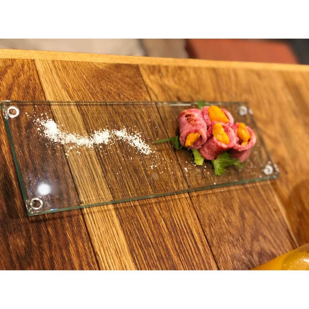 織田千穂さんのインスタグラム写真 - (織田千穂Instagram)「今週のすみれ姉妹お肉会(´･ω･)っ🍖💜 渋谷にある焼肉ZENIBAさん😋🍖🍴 富士山の溶岩で焼く溶岩焼きのお店💗 * 雲丹の肉巻きと サーロイン肉寿司が美味し過ぎて 忘れられません…( ꈨຶ ˙̫̮ ꈨຶ )❤️ 思わず叫びたくなるお味💗 嗚呼…食べたい…(´￢`)… ✼••┈┈┈┈┈┈┈┈┈┈┈┈┈┈┈┈••✼ #焼肉ZENIBA #渋谷焼肉 #焼肉 #肉食女子 #肉バル #肉会 #肉活 #ゼニバ #グルメ部 #foodpic #l4l #foodie #渋谷ディナー #dinner #女子会 #japanesestyle #晩ごはん #渋谷グルメ #飯テロ #夜ごはん #ディナー #食べスタグラム #followme #instafood #japanesefood #foodstagram #フードスタグラム #肉スタグラム #foodoftheday #japanesegirl ピアス (o788) @queen.lupis ✼••┈┈┈┈┈┈┈┈┈┈┈┈┈┈┈┈••✼」3月16日 19時37分 - chihoda