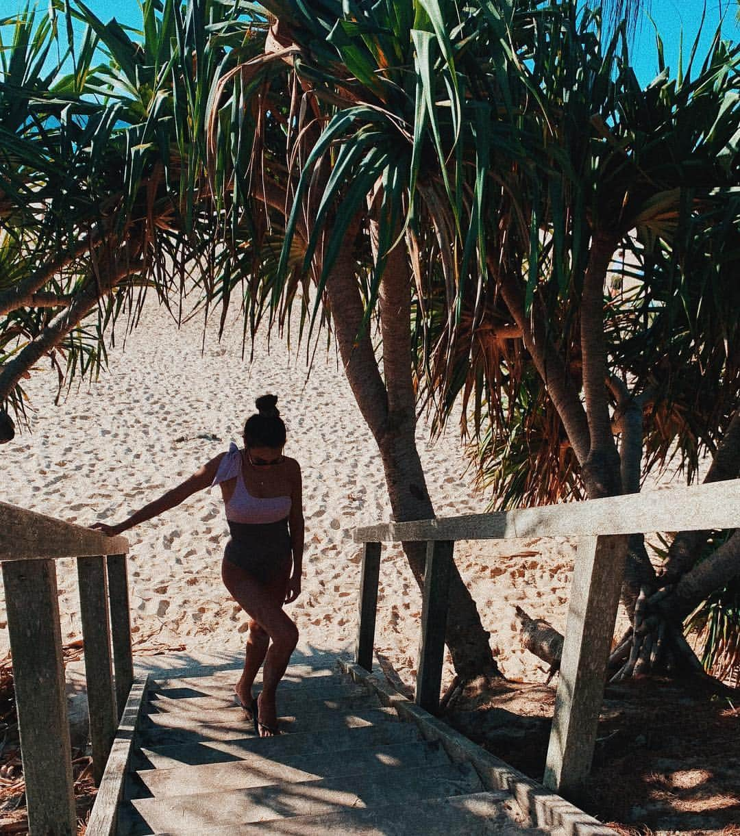 小竹麻美さんのインスタグラム写真 - (小竹麻美Instagram)「Byron bay🌿 毎日水着でロケハンわーい🌼💞 . #byronbay#australia#bustrip#trip#wategosbeach#beach#alexiastam#バイロンベイ#オーストラリア」3月16日 19時41分 - asamikotake