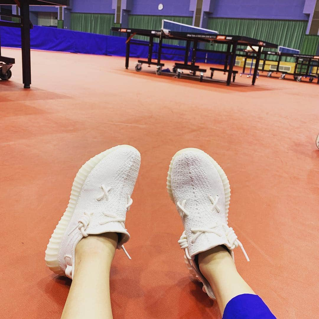 チョン・ジャーチーさんのインスタグラム写真 - (チョン・ジャーチーInstagram)「Sunday training  #yeezy #kwas #tabletennis #cool #aftertraining #relax」3月16日 19時42分 - jiaqi_zheng123