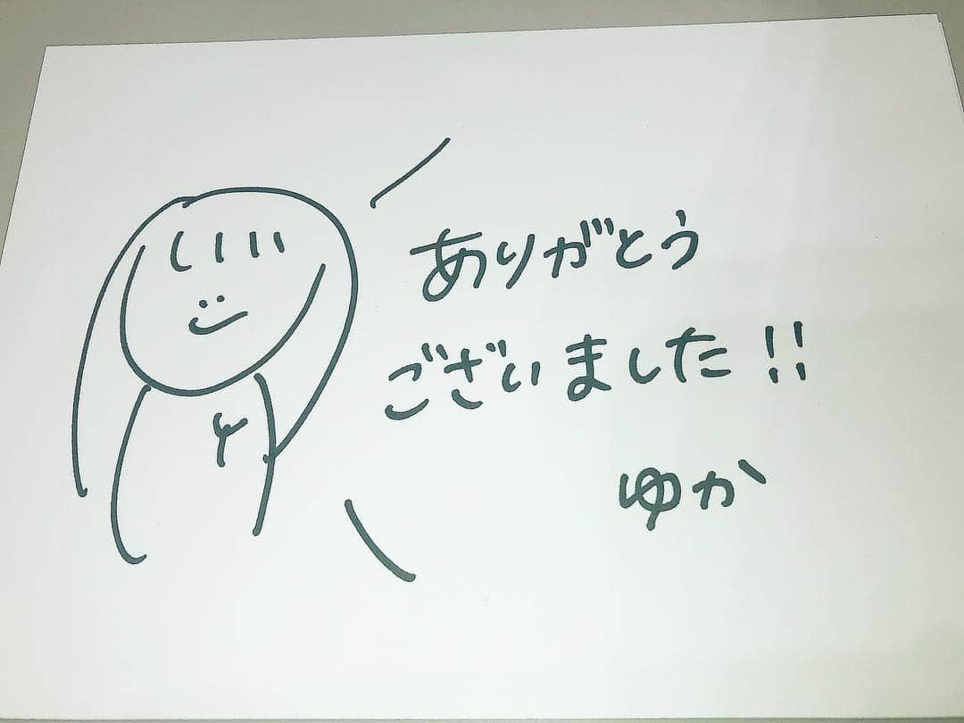 のインスタグラム：「【 良かったら、1つ前の投稿を読んでから読んでください⠀】 新潟を離れて東京での活動が増えてきて NGTでセンターポジションに選んで頂いたり AKB選抜に選んで頂いたり  自分の中では色々な葛藤はありました  でもどんなときも背中を押してくれる皆さんがいて  自分の活動が少しでも多くの方へNGTの宣伝になれたらそれで嬉しいなと思いました！ 新しい道を作れたらなと思いました  それが自分の今のやるべき事だとも思っていました！  それがちゃんと出来ていたかは自分ではわからないです 自分で判断するものでもありません  ただひとつ言えるのは いま私がここにいられるのは 皆さんの大きな応援のお陰です。  総選挙は大変なイベントではあると思います。 精神的にも体力的にも 大変な事はお互いに 沢山あると思います。  メンバーの皆さんがよく言いますが、 "総選挙はファンとメンバーとの絆が感じられる"  は、まさにその通りだと私は心から思います！  皆さんからたくさん背中を押して頂き力を借りてチャンスを頂きいっぱいいっぱい頼っていた分、  今度は自分の力で前へ前へ進んでいかないといけません。  チャンスは貯金できません 目の前にあるもの、小さくても大きくても何でも恐れず 自分の力でその時に！掴みにいかないといけません  そしていつかは一緒に、夢を叶えたいです  これが今日の握手会を終えて いま、私が思う全てです。  今日は握手会に足を運んでくださった皆さん お湯に浸かってゆっくり身体を休めてくださいね！ 明日もあります！ 来て下さる皆さん 宜しくお願いします！  長々と書いてしまいましたが 大切な時間を使って読んで下さり  本当にありがとうございました！  長くなりましたが 最後に  きっと、この投稿を見た皆さんから賛否両論あるコメントを頂くかと思います。  それを見た方がどう思われるか、コメントによって、感情は色々左右されるものだと思います。  だからこそ、今回は私の純粋な想いをお届けしたいので、この投稿ではコメントできないようにさせて頂きました。  SNSなのになぜ？と思われる方もいるかもしれません… どうかこの想いをご理解下さる事を祈っています。」