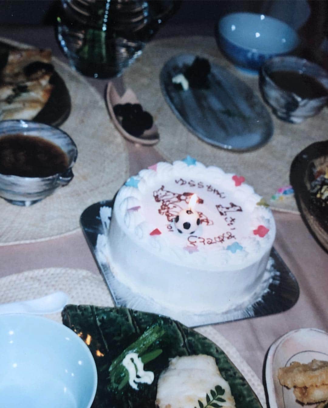 masakiさんのインスタグラム写真 - (masakiInstagram)「🎂 昨日疲れて寝落ちして食べれなかったケーキ 今日みんなでいただきました。 ナオキさんがイチゴ多めにしてくれた♡ 1さいの誕生日は101のケーキ 写真が古いわーw」3月16日 19時44分 - mogurapicassowols