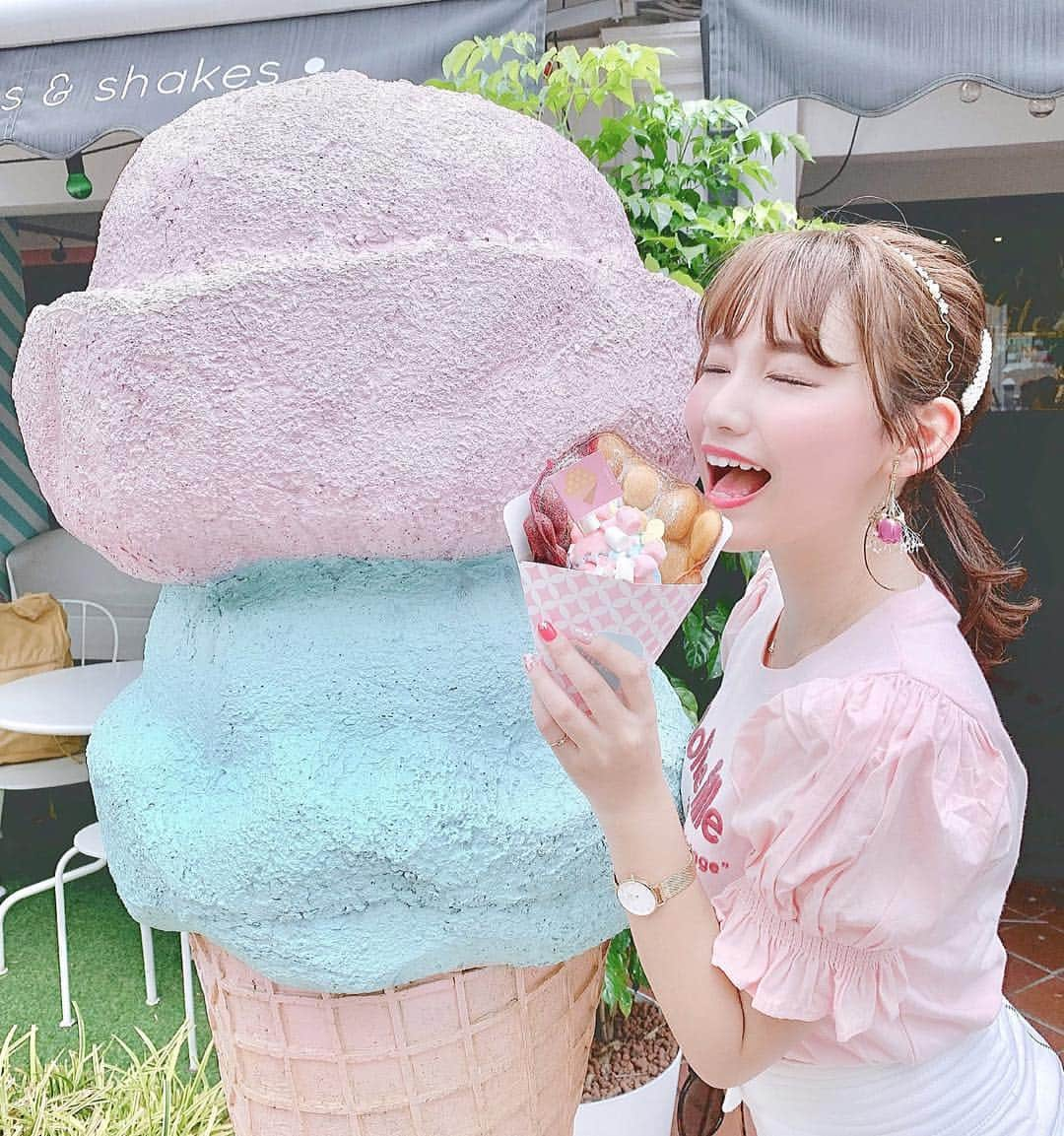 加藤里奈さんのインスタグラム写真 - (加藤里奈Instagram)「. 🍦💓 . . #ootd #fashion #instagram #instalike #instafashion #instagood #instalike #marinabaysands #水着 #水着女子 #ビキニ #シンガポール #シンガポール旅行 #シンガポール旅 #シンガポール日記  #女子旅 #たびじょ #女子旅行 #アラブストリート #セントサ島 #セントーサ島  #シンガポール観光 #海 #夏コーデ #海外旅行 #ヘアアレンジ #マリーナベイサンズ #シンガポールカフェ #シンガポールカフェ巡り」3月16日 20時07分 - katoco0326