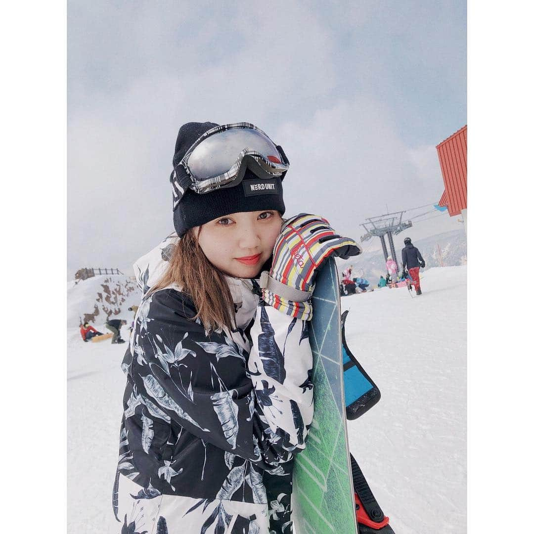 江野沢愛美さんのインスタグラム写真 - (江野沢愛美Instagram)「何年ぶりかのゲレンデと、人生初めてのスノーボード。 難しすぎたけど、滑るの楽しかった！またいきたい☺️ #スノーボード #ウィンタースポーツ #winter #snowboard」3月16日 20時11分 - enosawa_manami