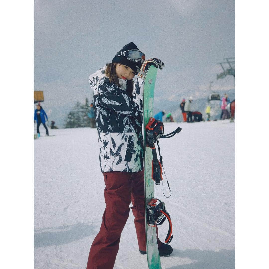 江野沢愛美さんのインスタグラム写真 - (江野沢愛美Instagram)「何年ぶりかのゲレンデと、人生初めてのスノーボード。 難しすぎたけど、滑るの楽しかった！またいきたい☺️ #スノーボード #ウィンタースポーツ #winter #snowboard」3月16日 20時11分 - enosawa_manami