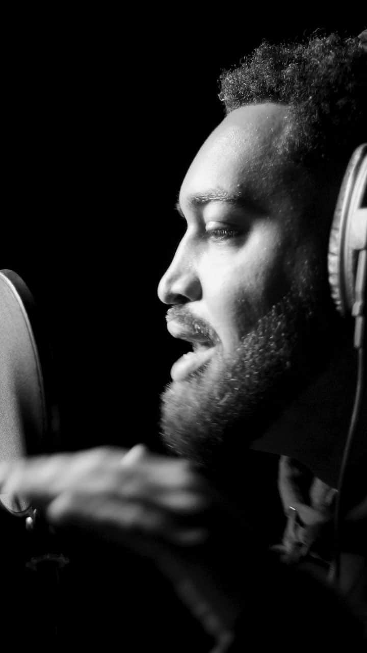 のインスタグラム：「64 Bars is a project created by David Dallas in Red Bull Studios Auckland where rappers hit the booth and lay down ‘64 bars’. It’s a chance to hear artists flex their skills. @redbullmusic #rap #creative #music #redbull #64bars」