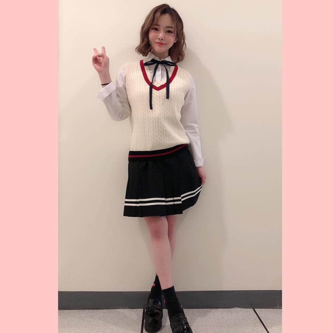 エリナさんのインスタグラム写真 - (エリナInstagram)「진짜 너무 오랜만에 교복 입었어 🥰어때요? 撮影で久しぶりに制服きたよ！ #교복#selfie #instagood #instafashion #schoolgirl#school#me#japanese#ootd#smile #instalike#교복스타그램 #장학퀴즈」3月16日 20時17分 - erina_hrn