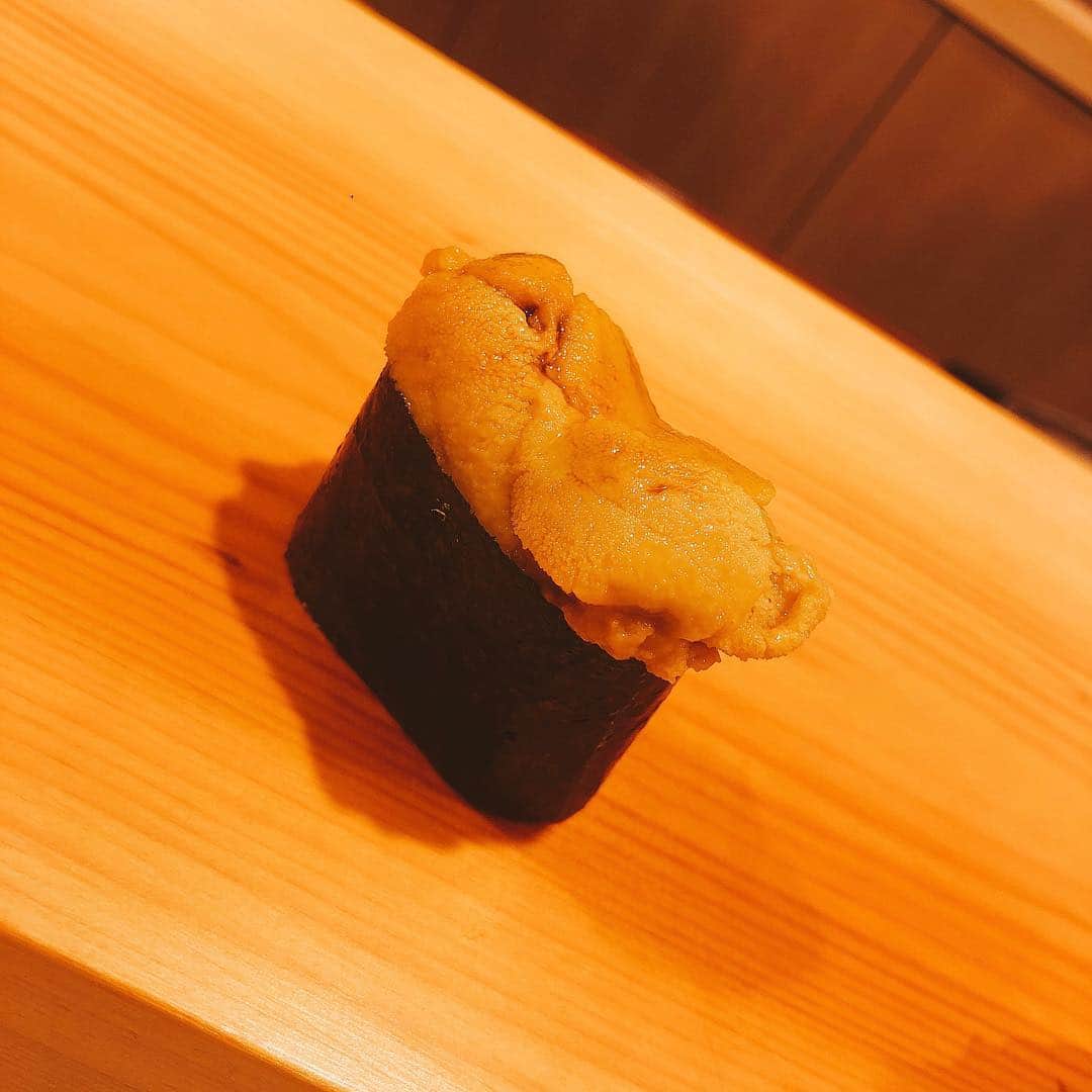 里美ゆりあさんのインスタグラム写真 - (里美ゆりあInstagram)「鮨あらい(*ᴗˬᴗ) すっごく量があったけどなんとか完食。スミイカ釣ってみたいな、美味しい♡♡ #鮨あらい#寿司#銀座#ginza#gourmet#グルメ#マグロ#スミイカ#タチウオ#サワラ#魚#fish」3月16日 20時24分 - satomiyuria
