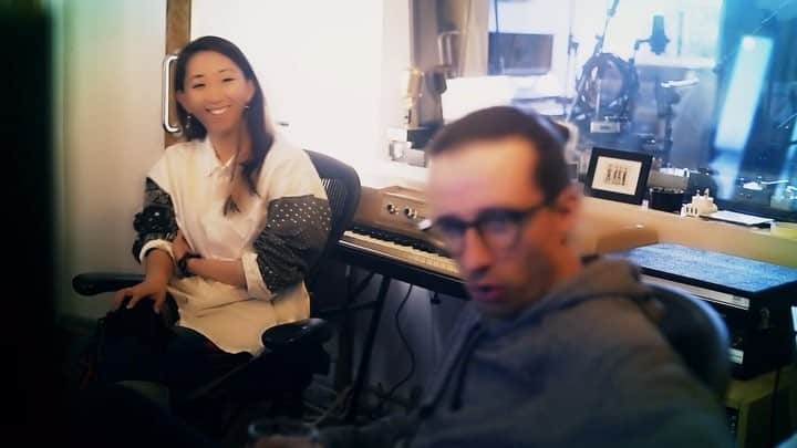 のインスタグラム：「New album “Places” out now! Link from biog🌱ニューアルバムの配信がスタートしました！リンクはトップページから👆 #Riefu #newalbum #newmusic #japanese #singersongwriter #london #uk #newtrack #recording #studio #urchinstudios」