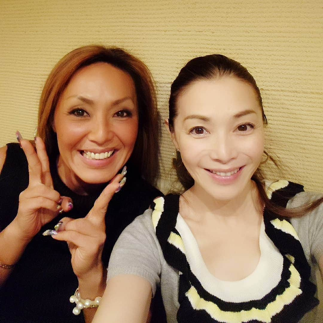 渡辺めぐみさんのインスタグラム写真 - (渡辺めぐみInstagram)「NPCJのエリートビキニで、一緒に戦っているミーシャさんと、焼き肉デート❇️🎵❇️🎵❇️ 筋肉・筋トレ話しが止まらない(笑)(笑)(笑)  今年も、頑張ろうね😄👍👍👍 #焼き肉#太樹苑 #筋トレ#赤身#筋トレ女子 #npcj #ビキニ #instagramjapan #instagramlike #instagramgood #instagram」3月16日 20時36分 - meguheart