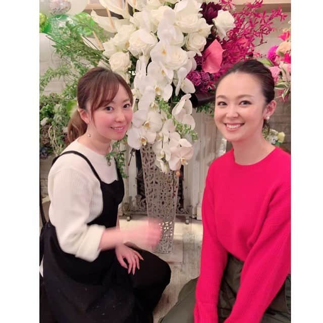 のインスタグラム：「いつも優しいめぐちゃん🥺 フットネイルのデザインはお任せで💕 気持ちが更に明るくなるネイル😆 ・ ・ #roi#omotesando #nails #footnails #footnail #thankyou」