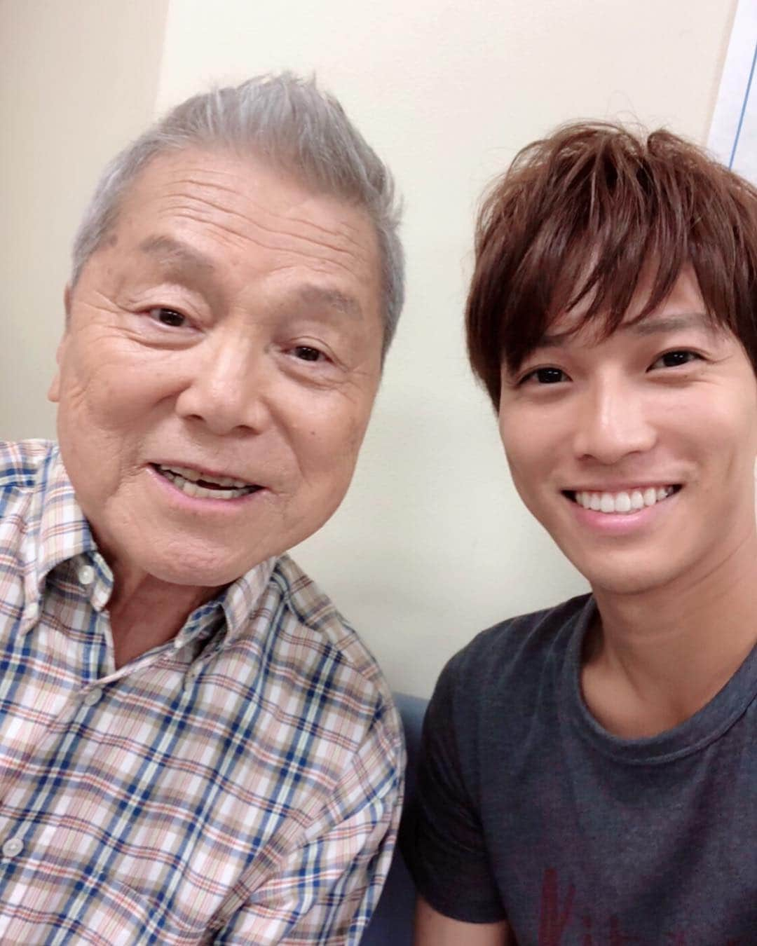 岡田龍太郎さんのインスタグラム写真 - (岡田龍太郎Instagram)「60歳年上の大先輩、山谷初男さんでございやす💥 #虎太郎  #それを愛とまちがえるから  #wowow  #22時から」3月16日 20時42分 - ryutarookada_official