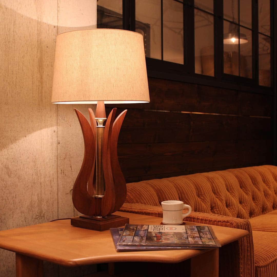 のインスタグラム：「Vintage テーブルランプ L3835  Contact:ACME Furniture MEGURO St. TEL 03-5720-1071  #acme_vintage」