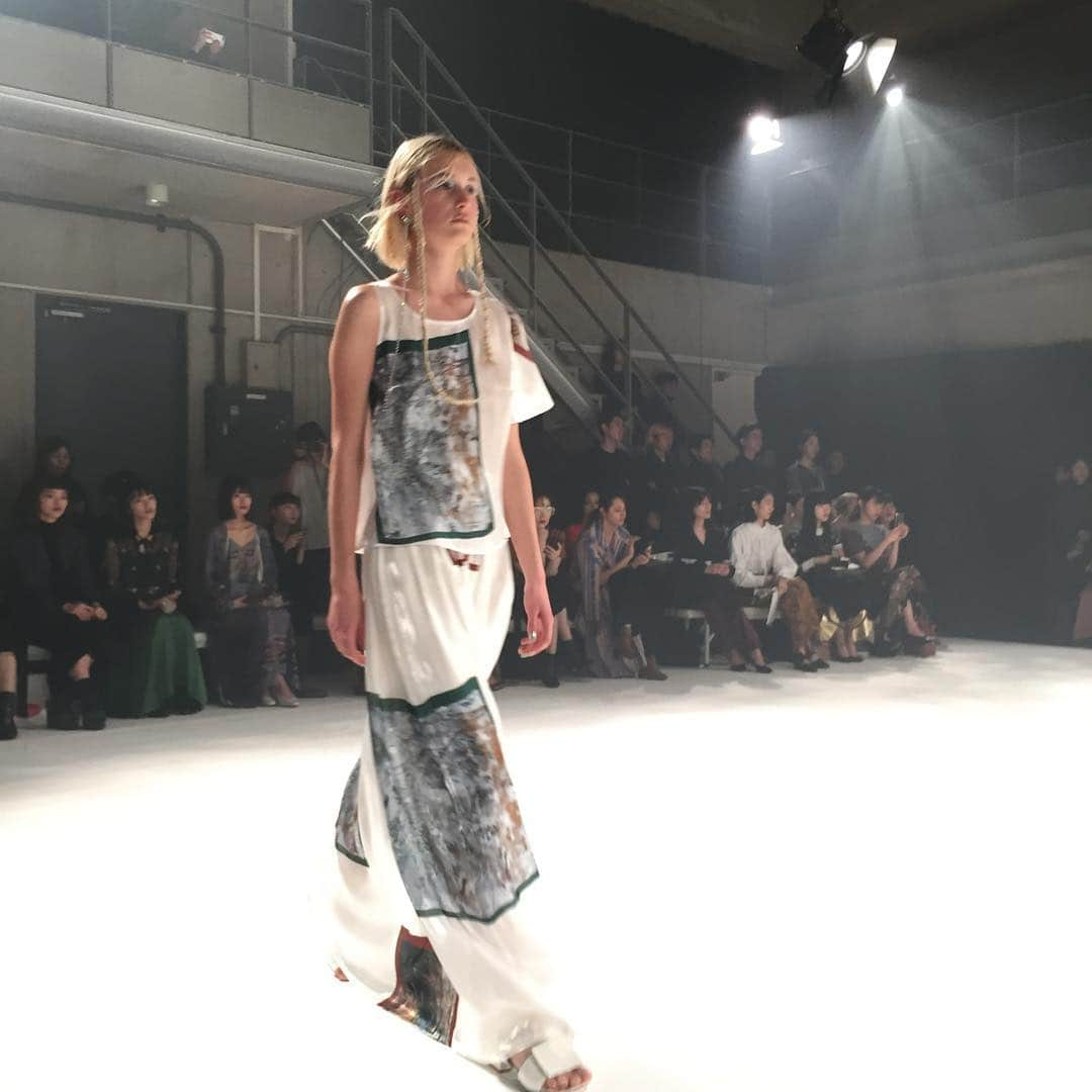 Apparel-web.comさんのインスタグラム写真 - (Apparel-web.comInstagram)「東コレ開幕前に、ミューラルがショーを開催 #tokyo #fashionweek #fashion #AmazonFWT #fashionshow #AW2019 #ファッション #ファッションショー #ランウェイ」3月16日 20時47分 - apparelweb