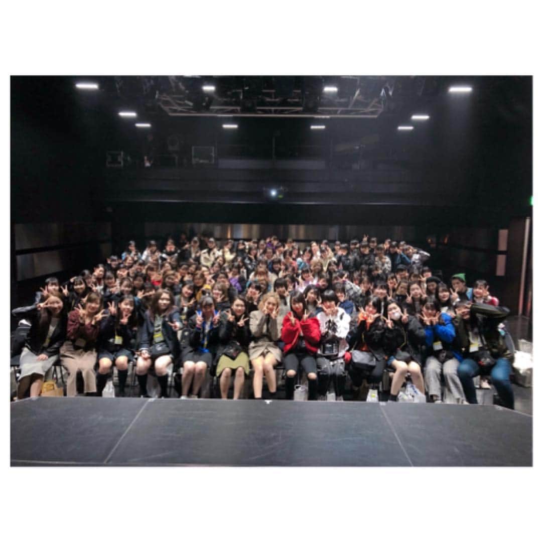 浪花ほのかさんのインスタグラム写真 - (浪花ほのかInstagram)「、 、 、 osmイベント本当に本当にありがとうございました！！ ただただみんなに楽しんで貰いたくてたくさんの企画を考えました！ 帰りに来てよかった！ってゆってもらえて本当によかったよ🤤 それが何より嬉しいです。  そしてこんなたくさんの人数が集まって頂いありがとうございました！！ 地元が近い子だったりも来てくれて、すごい嬉しかったです。 すごいお友達のようなファンの子や初めましての子もしかも男の子もいたり、すごく嬉しかった。 初めてこんなみんなに来て頂いて初めての経験だったのですごく緊張しましたが、すごく楽しかったです。 これから一生残る すごくいい思い出になりました👀  #イベント #osm」3月16日 20時58分 - hnoa_z