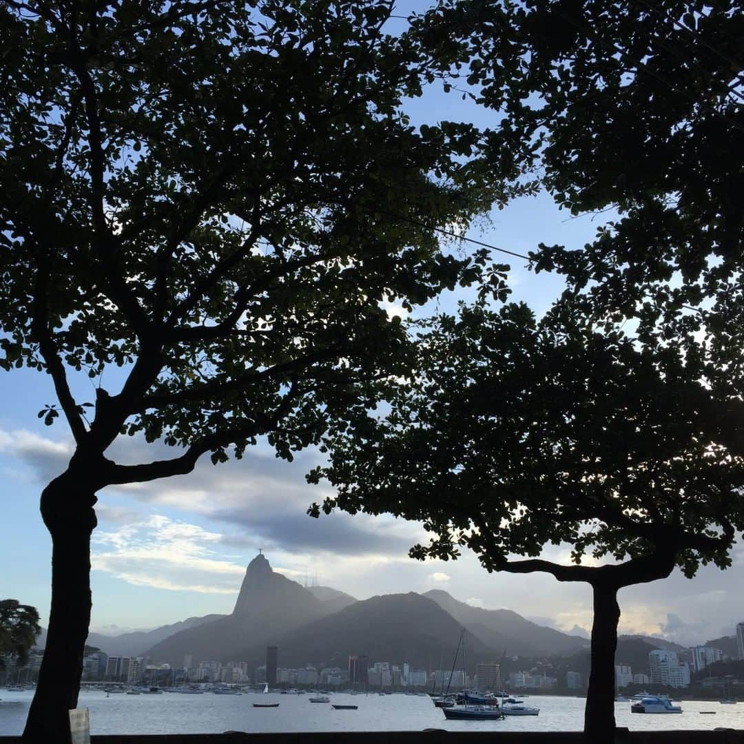 ナショナルジオグラフィックさんのインスタグラム写真 - (ナショナルジオグラフィックInstagram)「Photo by @tasneemalsultan | A view of Christ the Redeemer in Rio de Janeiro, Brazil. #christtheredeemer #rio #Brazil」3月16日 21時06分 - natgeo