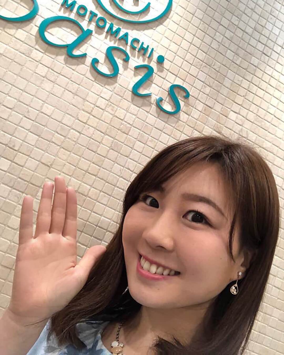 のインスタグラム：「. . .【キタムラ様で撮影でした♪】 .キタムラさんの後は、授乳スペースにも便利なMOTOMACHI OASISへも撮影に行きましたよ。 . .こういったスペースもあり、子育てママも行きたくなる場所です(^^) . .皆さんも是非、元町商店街に遊びにいってみてくださいねー💖 . . #コラボバッグ #キタムラ #元町商店街 #オアシス #神奈川MEBYOスタイルアンバサダー #フリーアナウンサー金谷有希子 #神奈川県 #神奈川 #横浜  #県庁 #MEBYOスタイル #フリーアナウンサー #金谷有希子 #ママアナウンサー #女の子ママ #11ヶ月」