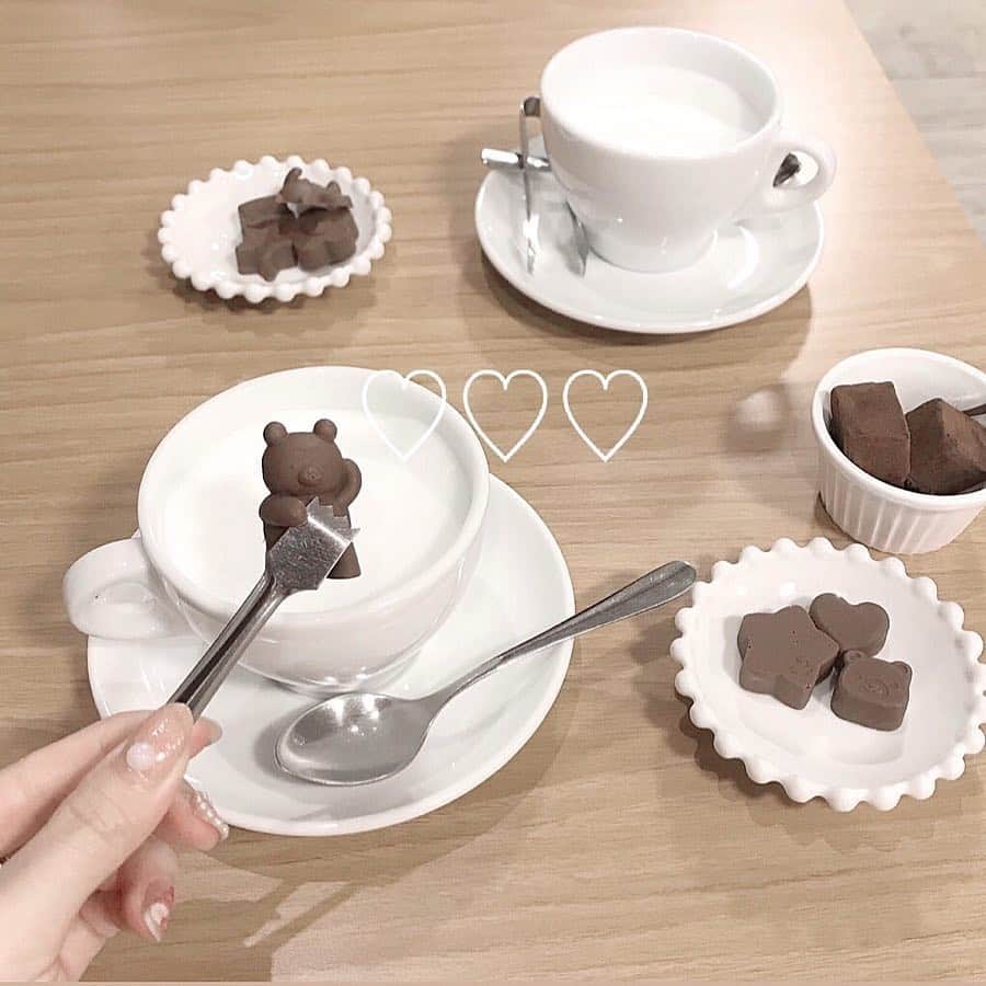 LUCRA（ルクラ）さんのインスタグラム写真 - (LUCRA（ルクラ）Instagram)「福岡にある「FIKA Coffee」 #くまチョコミルク が話題🧸♥️ ㅤㅤㅤ  ホットミルクにくまチョコを沈めてチョコレートミルクに🍫 ㅤㅤㅤ  Photo by  @__su_5xii  @nontarte_cf ㅤㅤㅤㅤㅤㅤㅤㅤ ㅤㅤㅤ ㅤㅤㅤ  #FIKACoffee#福岡カフェ#くま#くまライス  ㅤㅤㅤ  LUCRA公式Instagram上で紹介させて頂くお写真を募集中！写真に#lucrajp をつけるかタグ付けして投稿してくださいね♡ ㅤㅤㅤ  #渋谷カフェ#カフェ #カフェ巡り #しろくまケーキ#くまケーキ#ケーキ作り#ケーキ屋さん#おやつ #カフェタイム#くまさん#カフェ巡り好きな人と繋がりたい#カフェ好きな人と繋がりたい#インスタ映え#カフェ好き #置き画くら部 #置き画倶楽部 #おきがくらぶ#置き画」3月16日 21時08分 - lucra_app